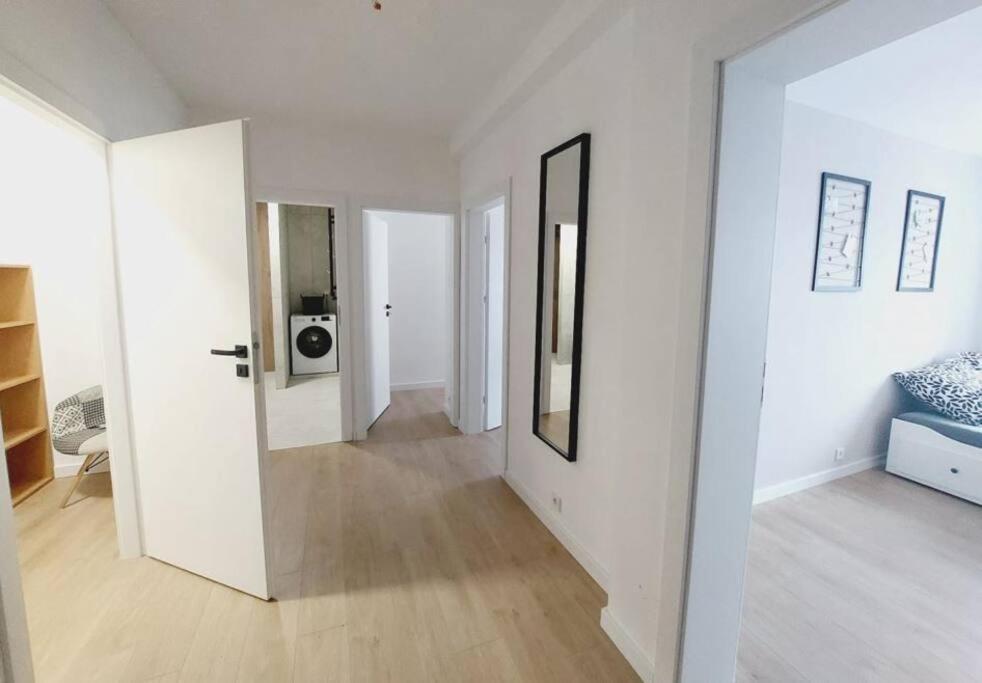 Apartment Przestronny Apartament, Ogrodek, Miejsca Postojowe W Garazu