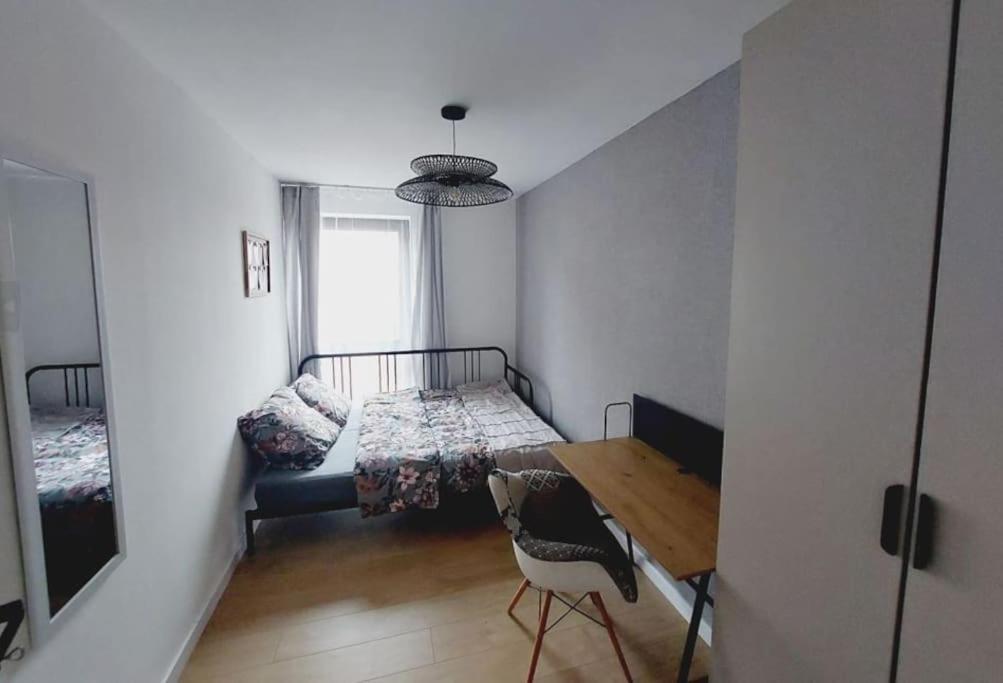 Przestronny Apartament, Ogrodek, Miejsca Postojowe W Garazu Apartment
