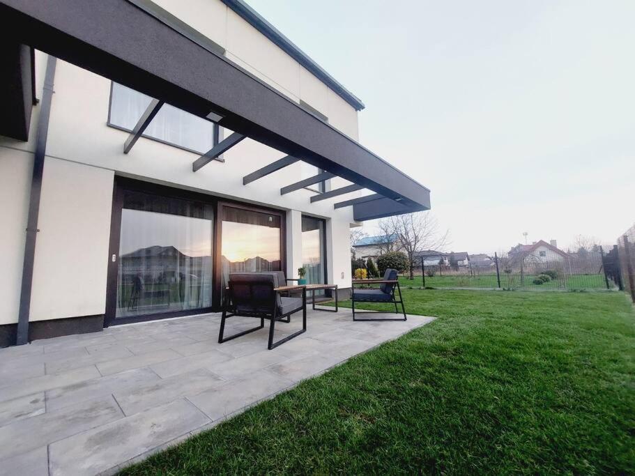 Przestronny Apartament, Ogrodek, Miejsca Postojowe W Garazu *