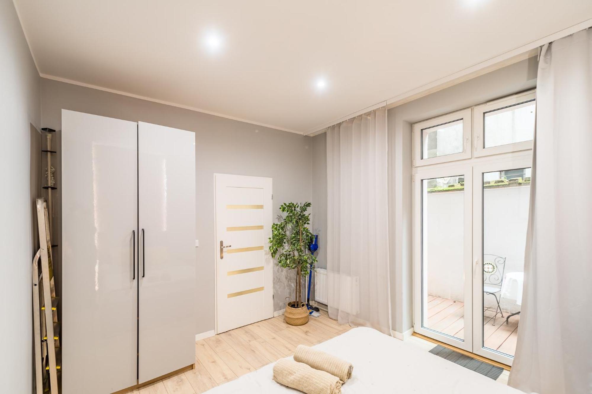Apartamento Starowislna - Balcony, Top Location, Tram & Train Nearby - By Rentujemy