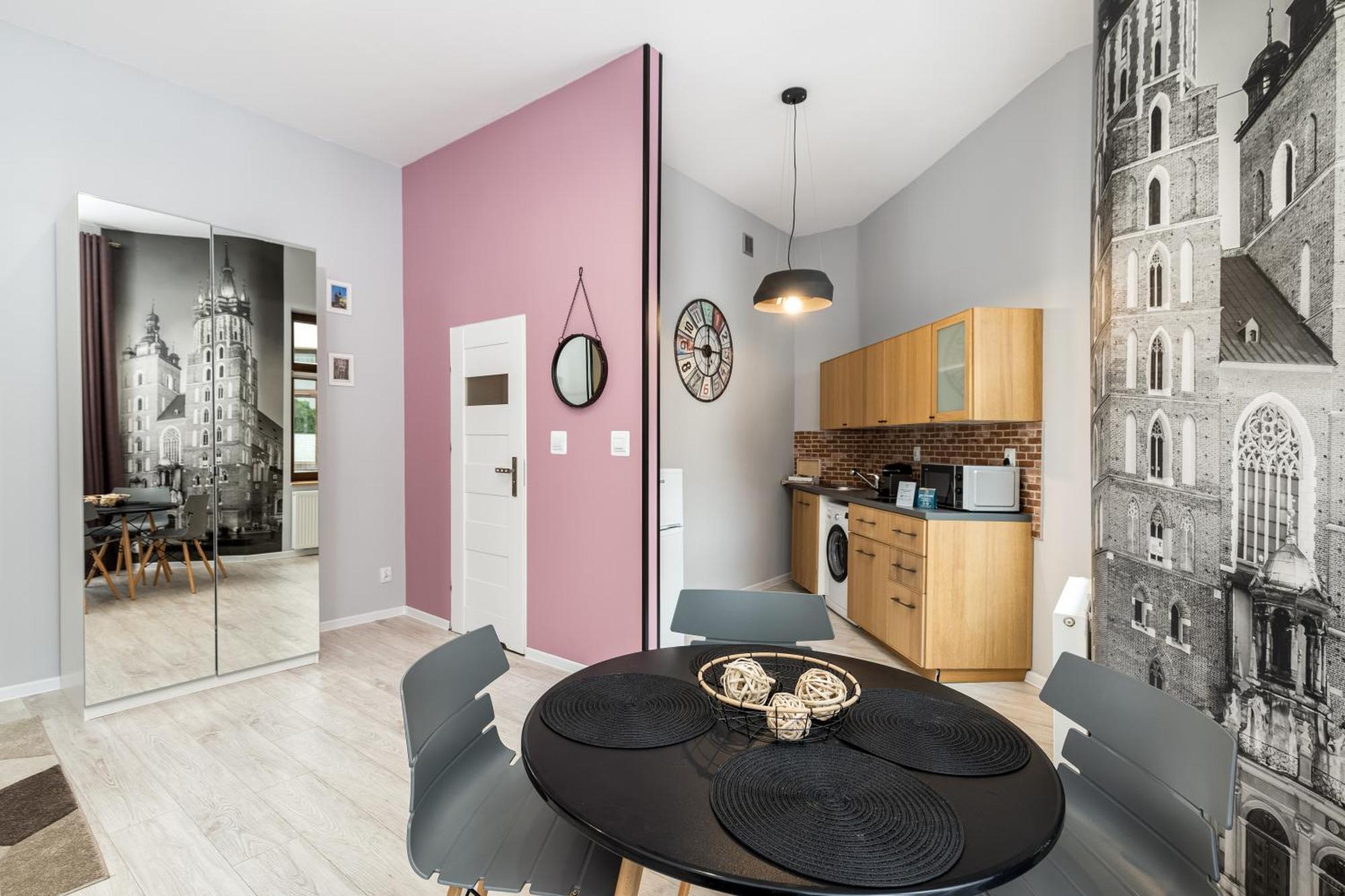 Erasmus Student - Old Town Apartment *