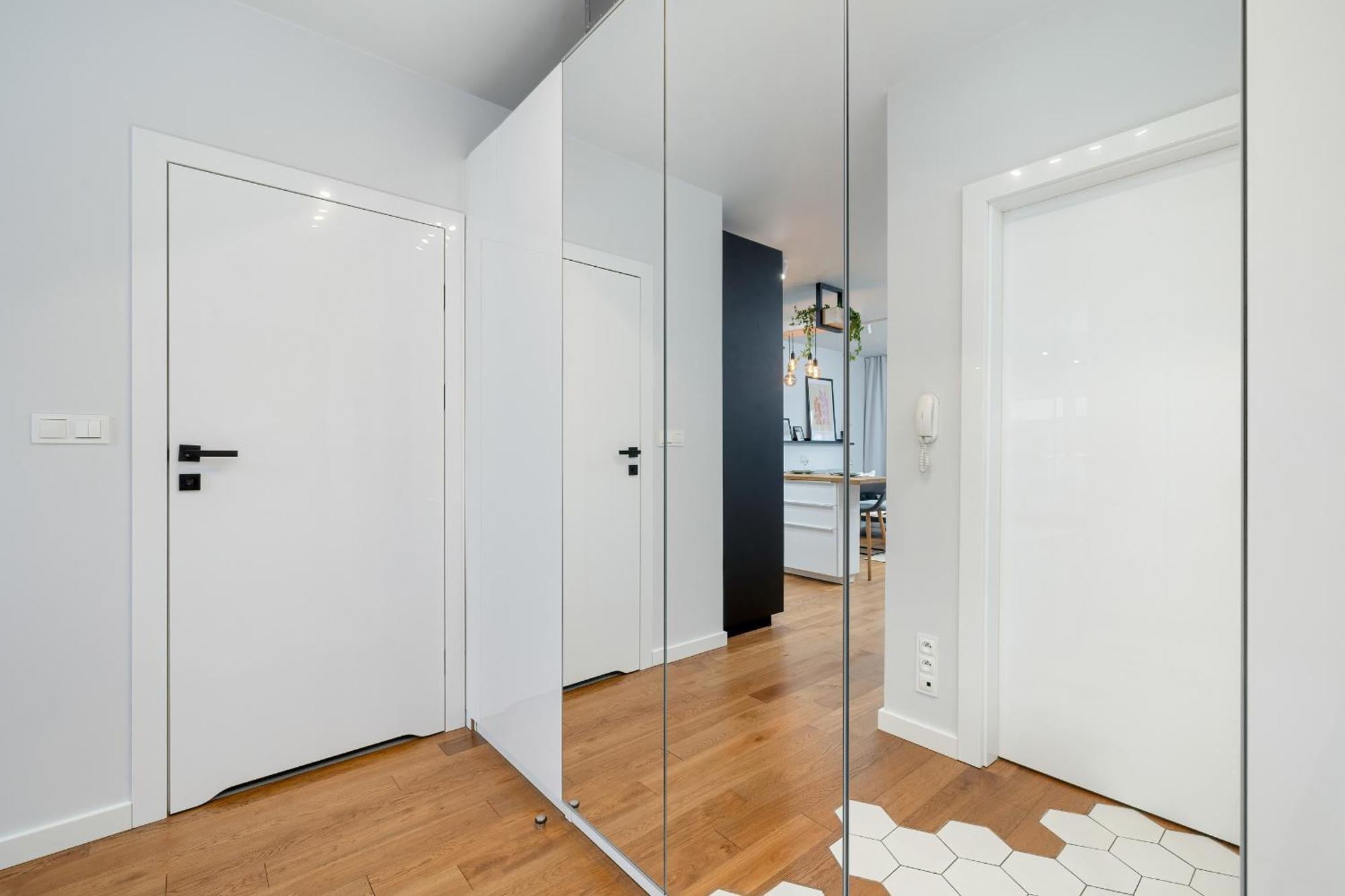 Apartment Slusarska Modern With Balcony & Parking Cracow Zablocie By Renters Prestige *