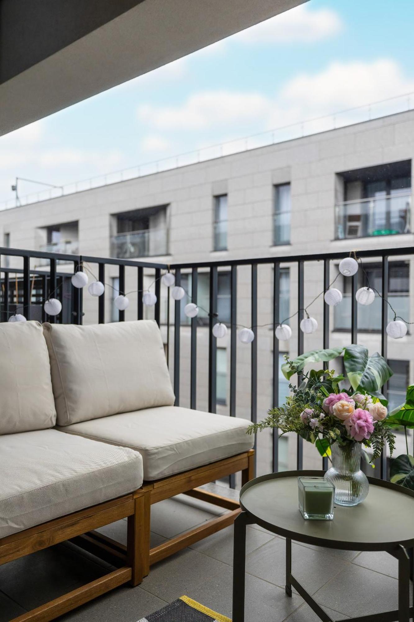 Slusarska Modern With Balcony & Parking Cracow Zablocie By Renters Prestige Apartment Krakow