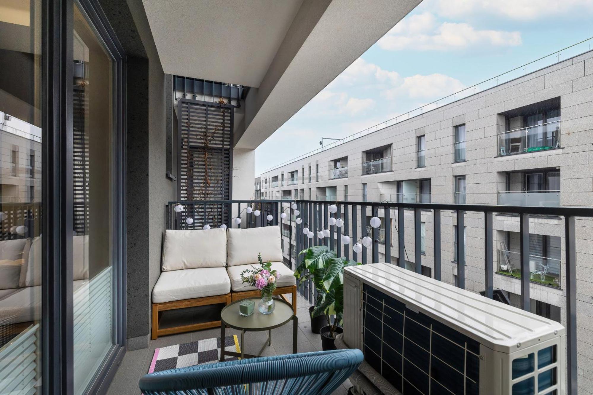Apartment Slusarska Modern With Balcony & Parking Cracow Zablocie By Renters Prestige *