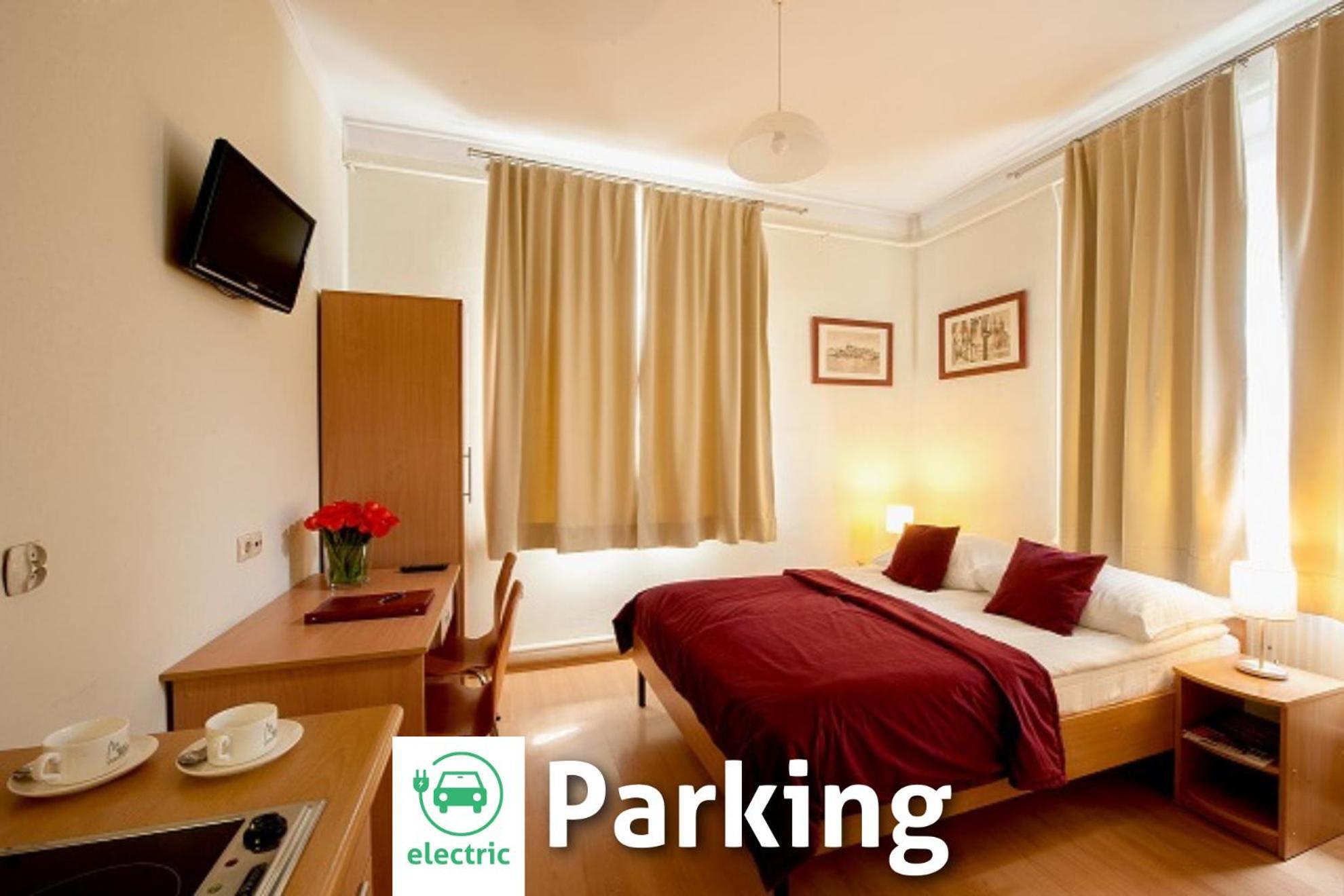 Maly Aparthotel