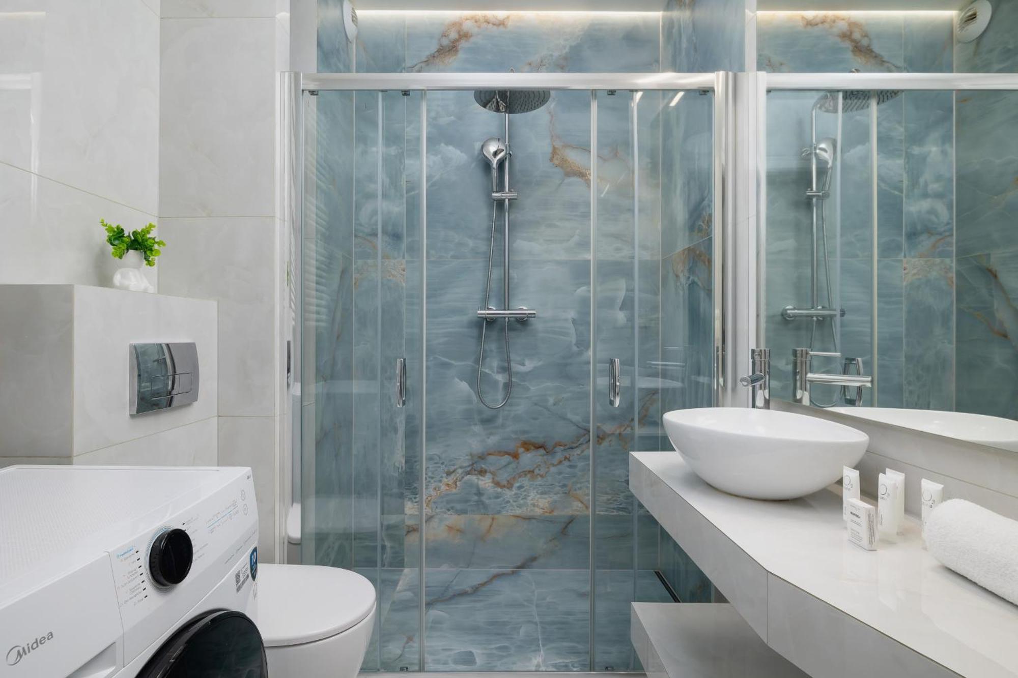 Beautiful & Spacious 1 Bedroom Apartament With Balcony By Renters Apartamento *