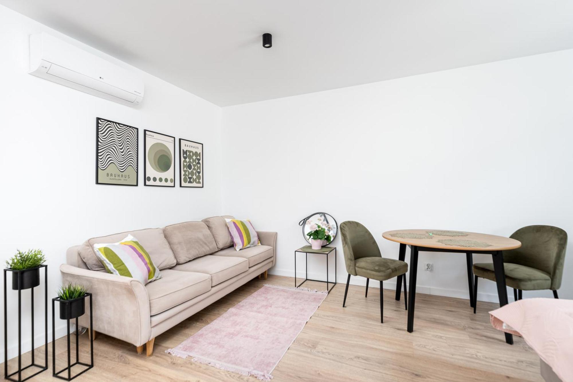 Old Town Comfy Studio Apartment *