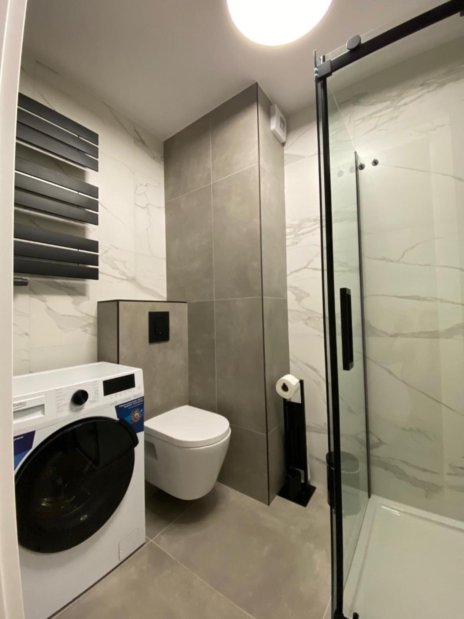 Vistula Avenue Free Parking, Swimming Pool, Sauna & Gym * Krakow