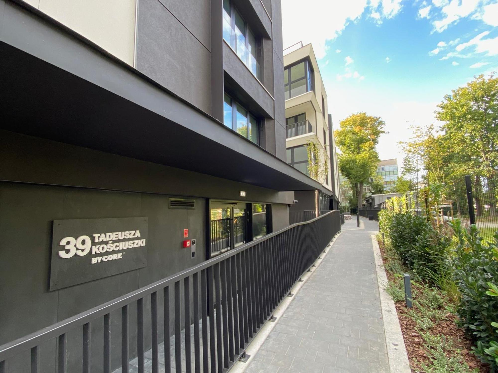Vistula Avenue Free Parking, Swimming Pool, Sauna & Gym Apartment