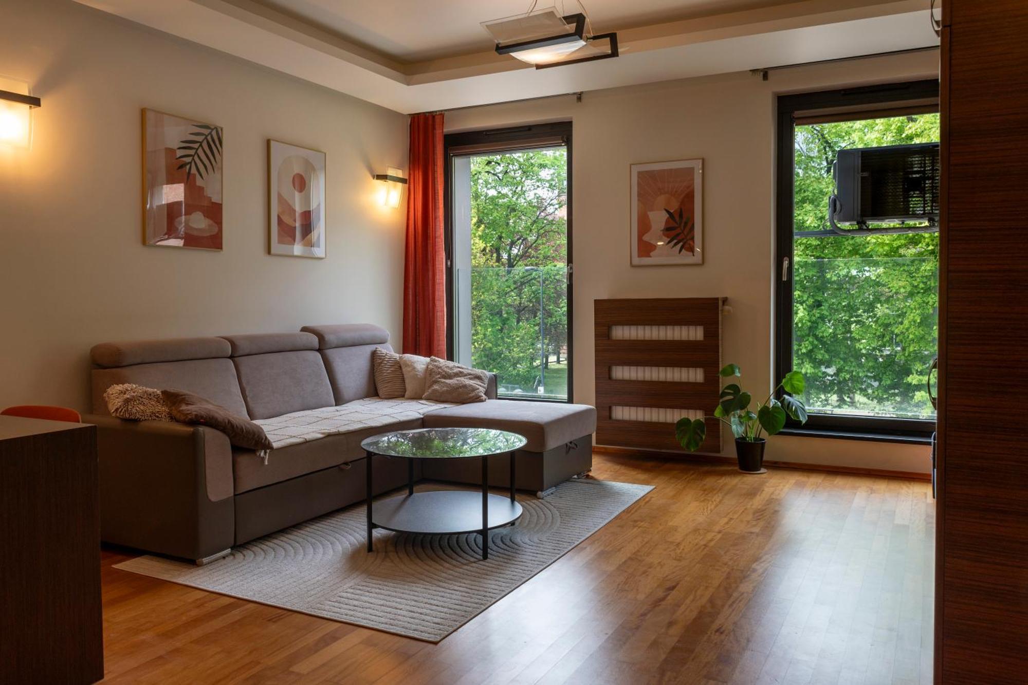 Glowny - Parking, Workspace - By Rentujemy Apartment Krakow
