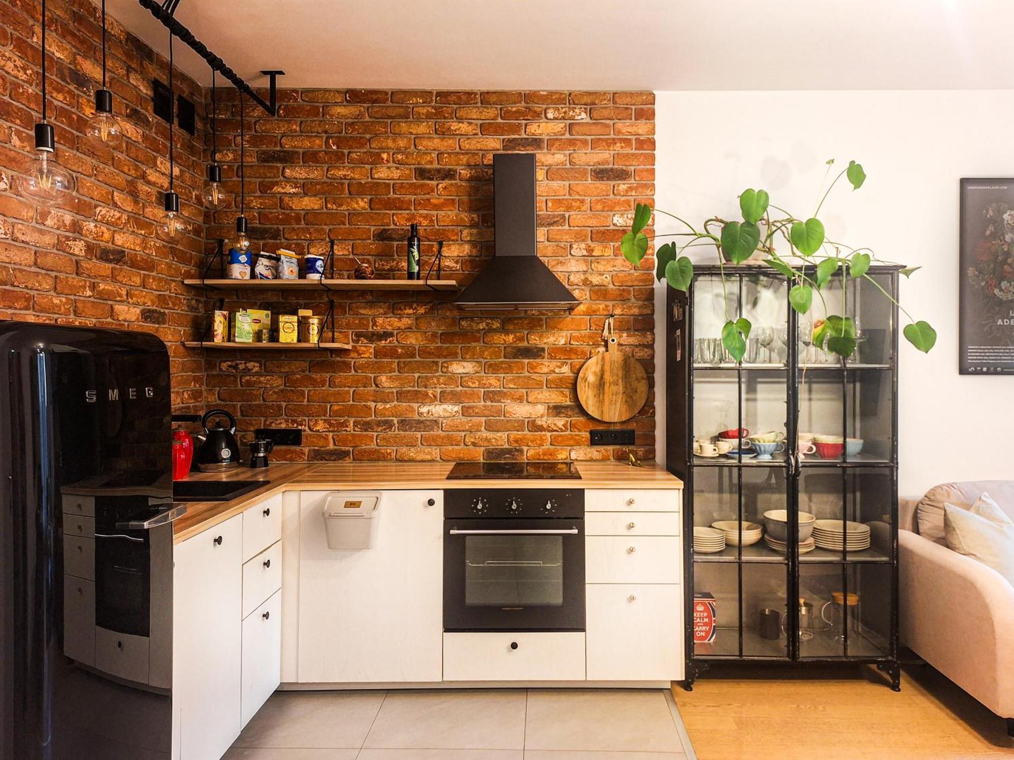 1-bedroom With Private Garden, Old Town Apartament *