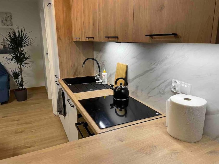 Lucky Seven Cosy 1-bedroom Apartment, Free Parking Appartement