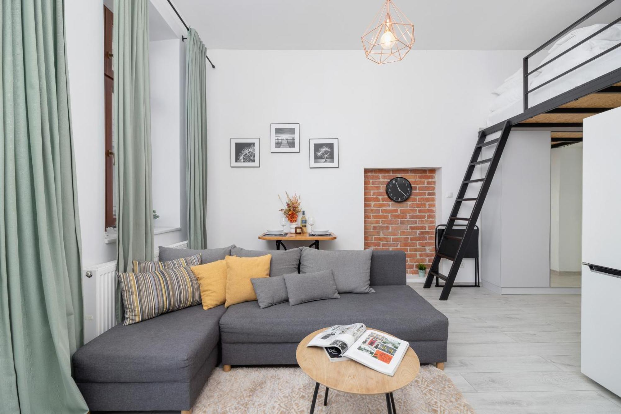 Comfortable And Elegant Studio With Balcony For 4 People In Cracow By Renters Krakow