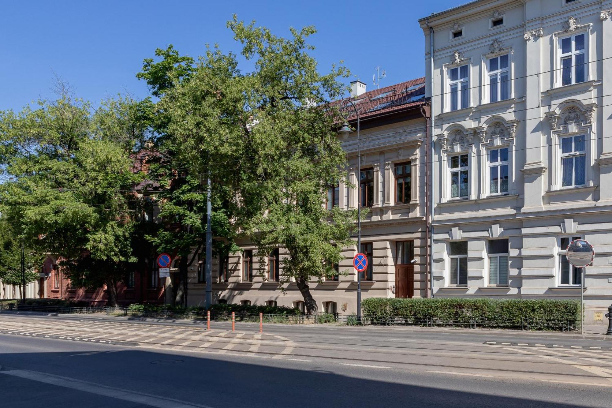 Apartment Comfortable And Elegant Studio With Balcony For 4 People In Cracow By Renters