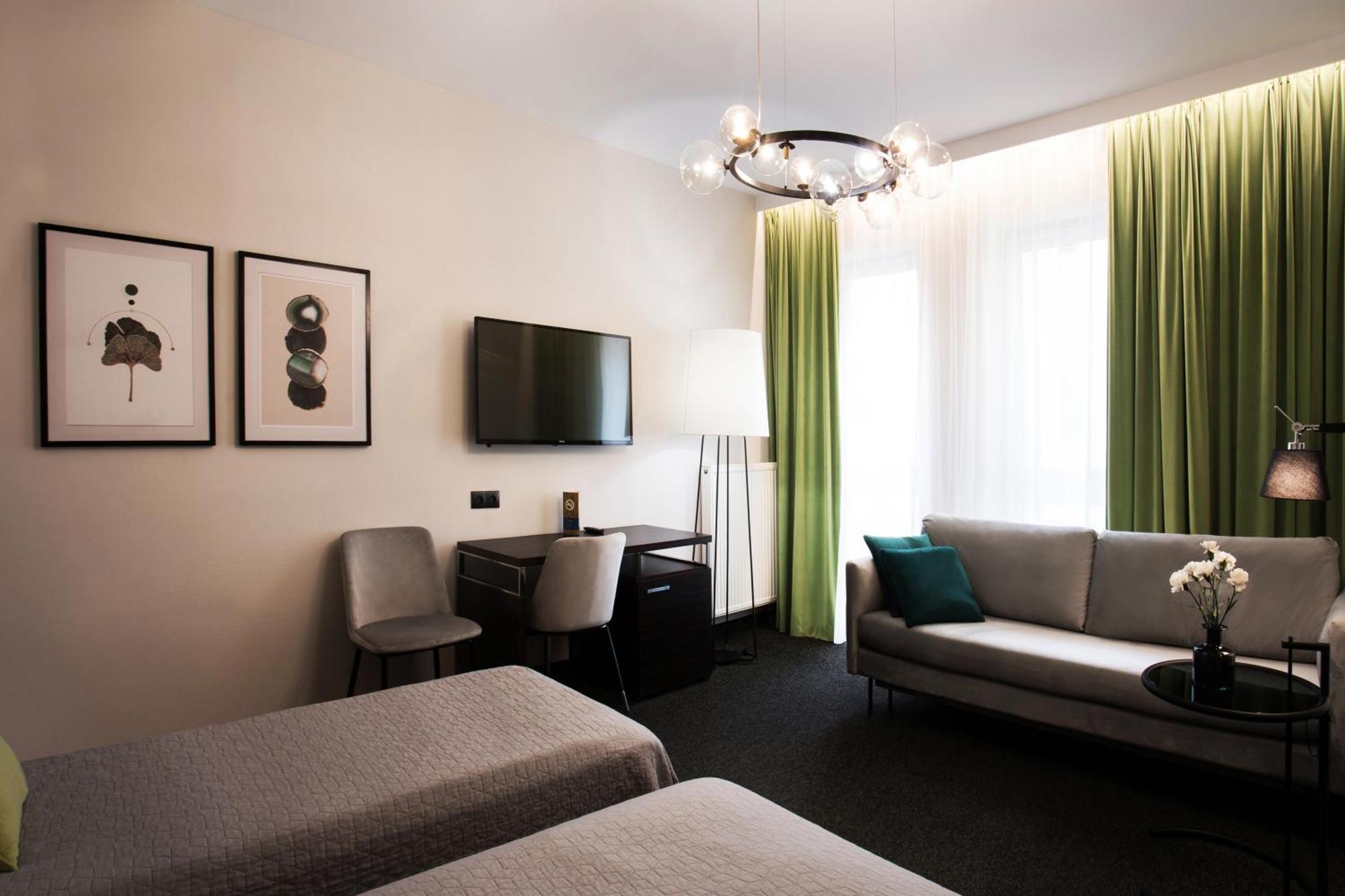 Atrium Hotel