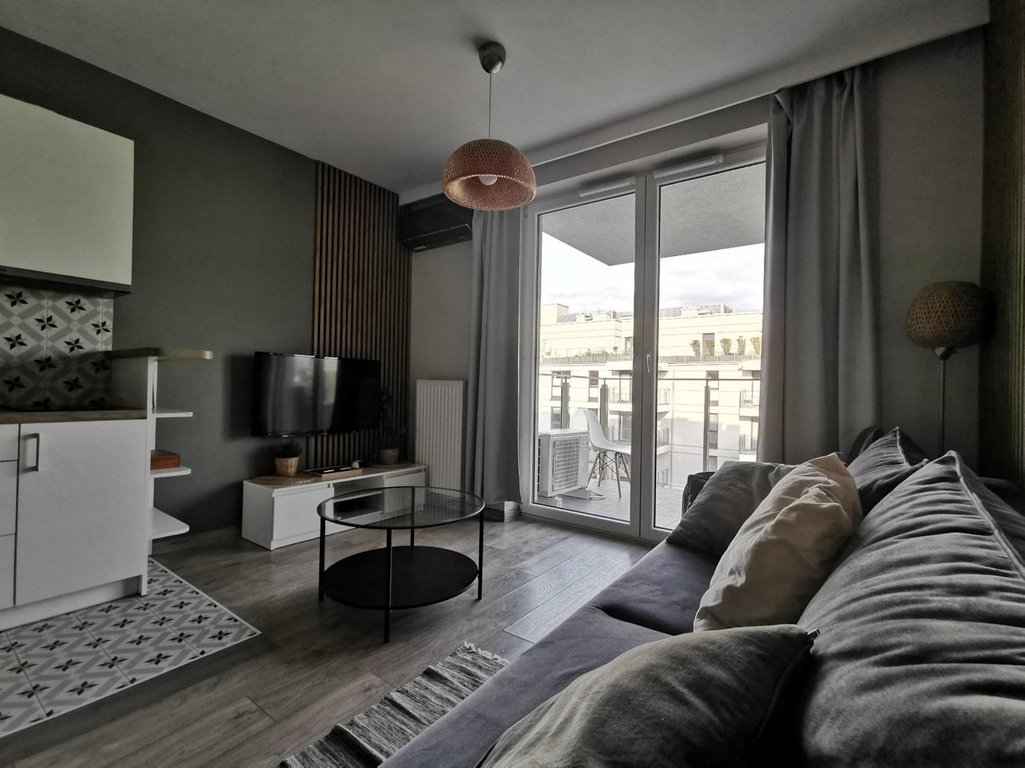 White Swan Apartment *