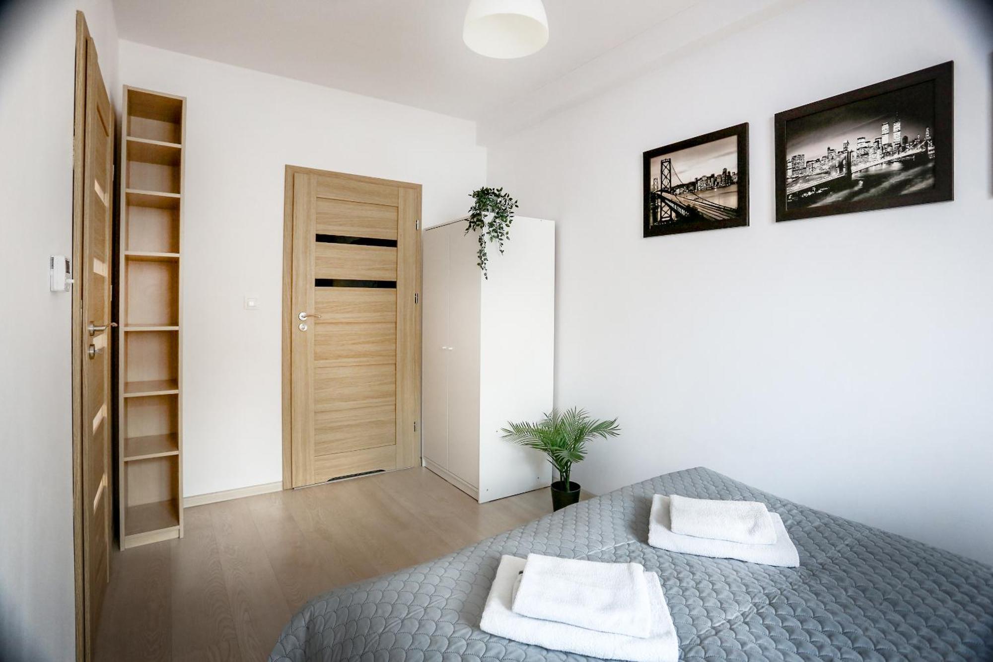 Fully-furnished With Air Conditioning For Families, Cracow Old Town Appartement *