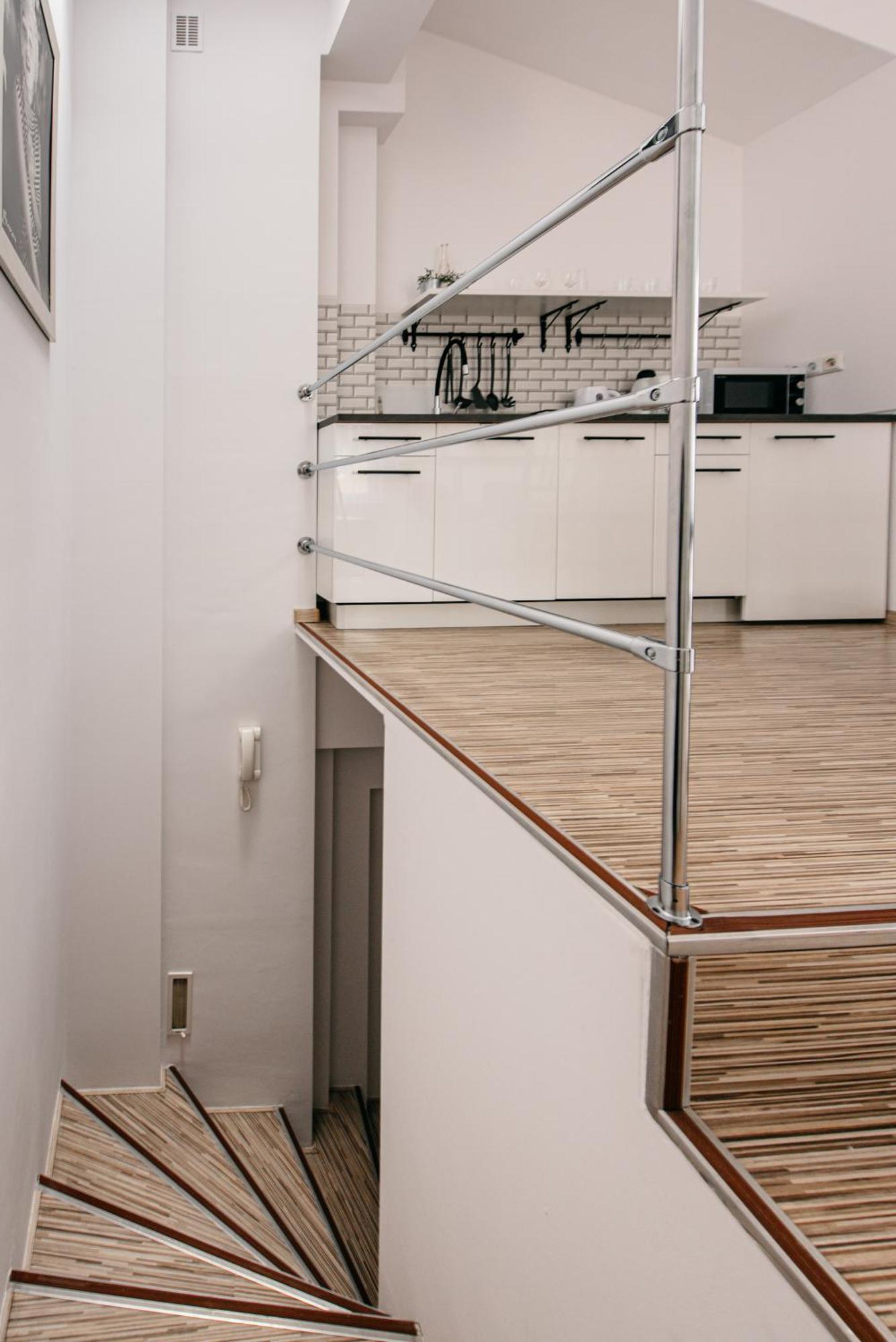 Fully-furnished With Air Conditioning For Families, Cracow Old Town Appartement *