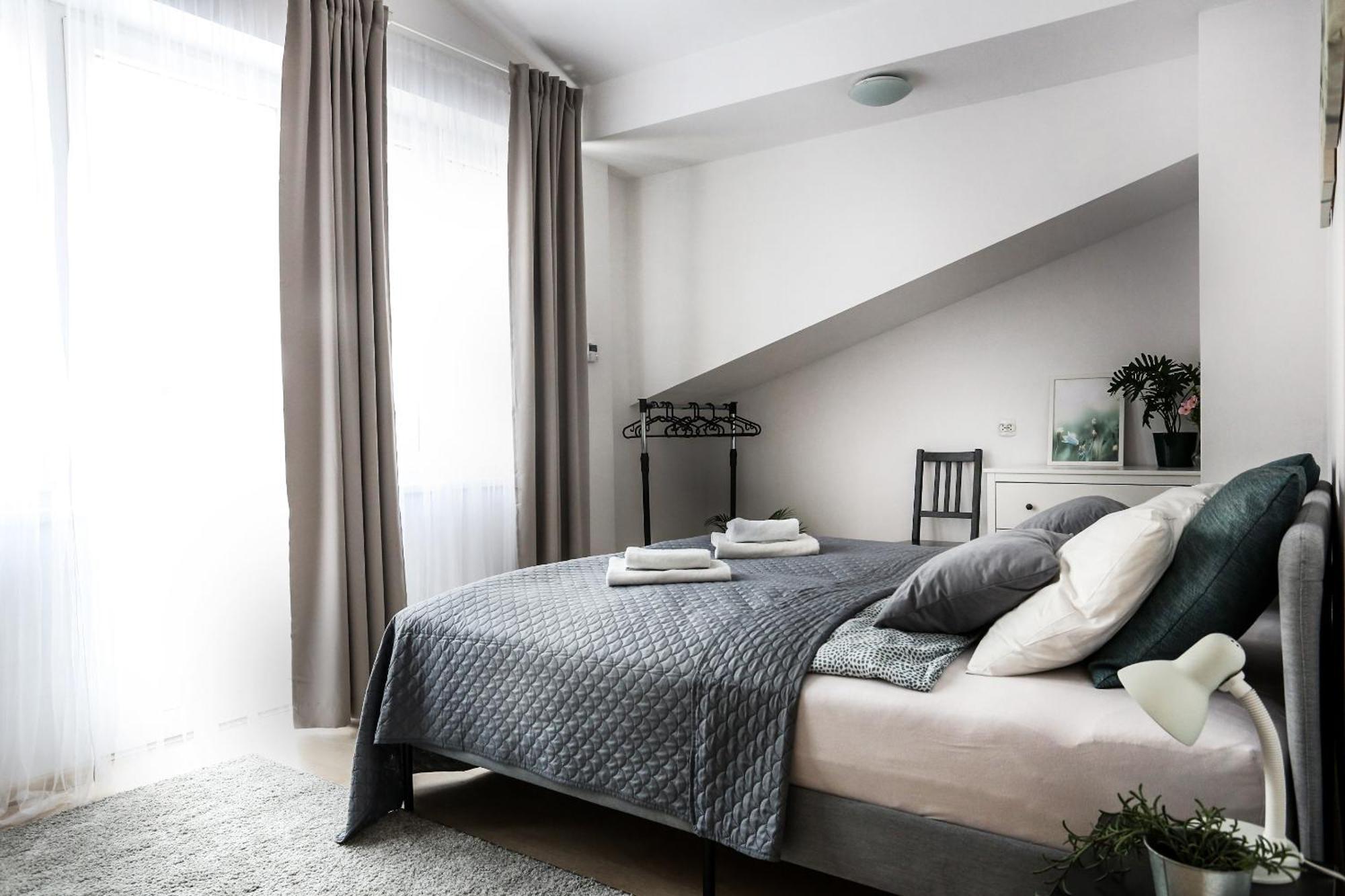 Appartement Fully-furnished With Air Conditioning For Families, Cracow Old Town Krakau