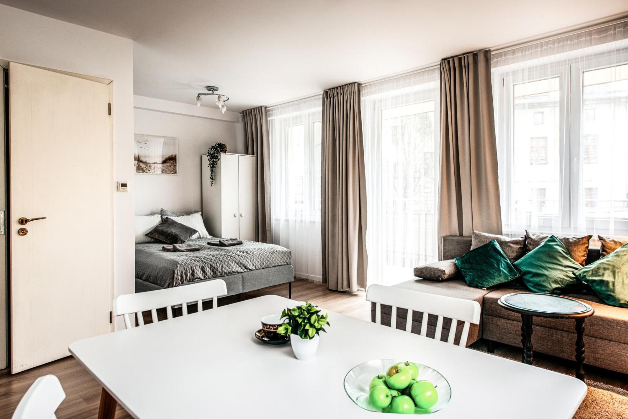 Fully-furnished With Air Conditioning For Families, Cracow Old Town Appartement