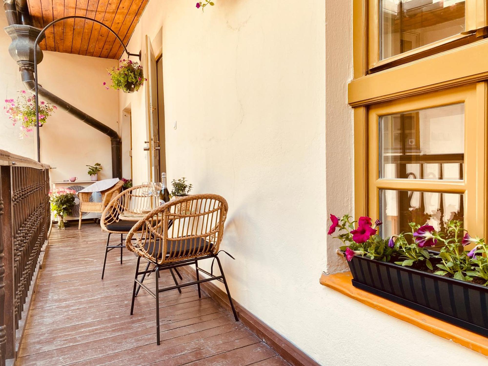 Mint Luxury At The Main Square Apartment