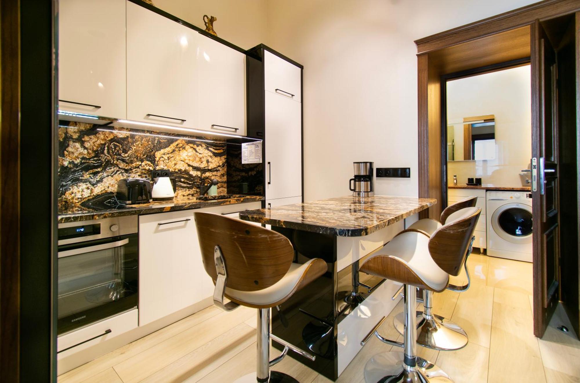 Apartment Quiet & High Class Jablonowskich Street *