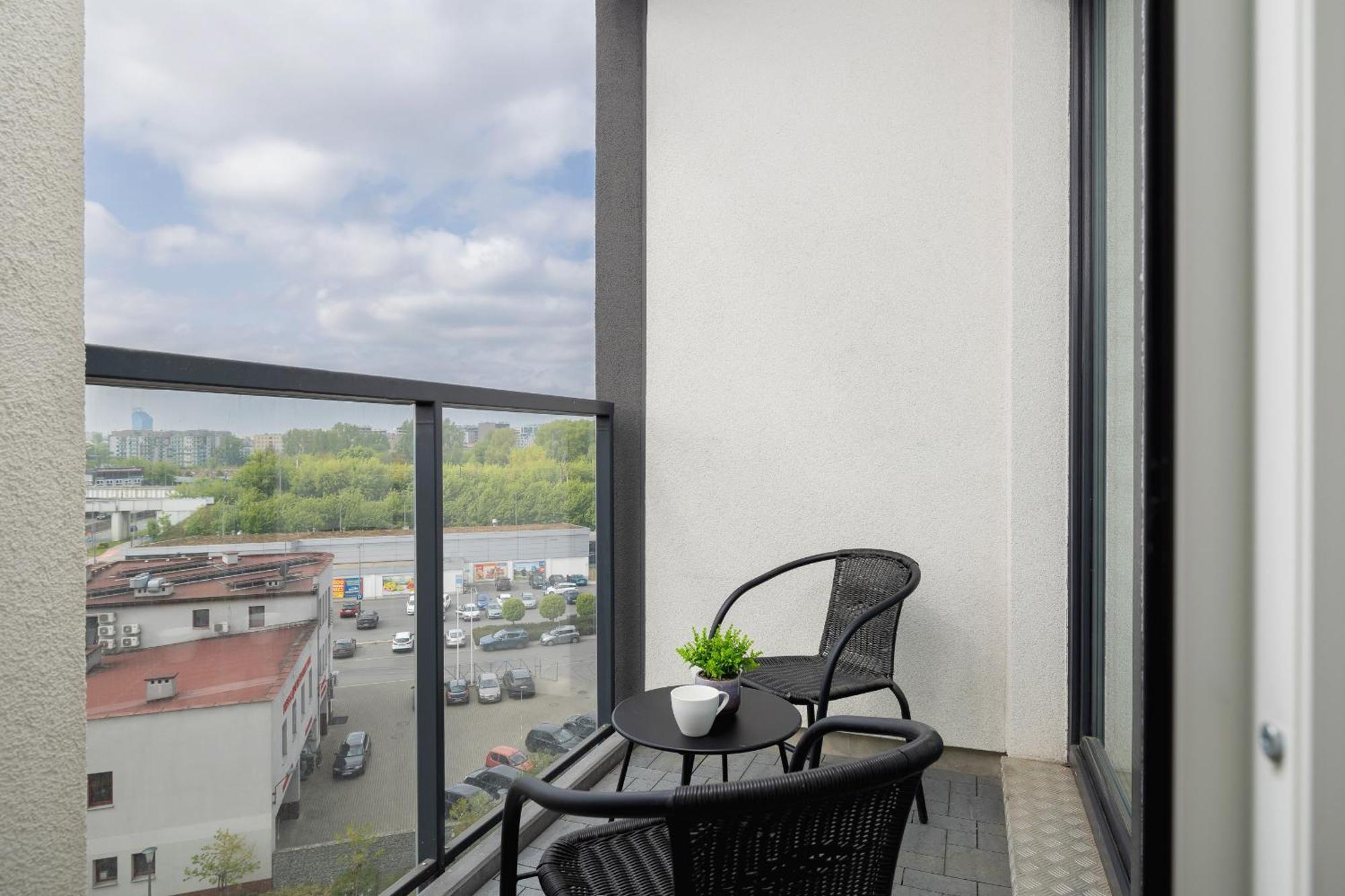Mogilska With Parking Near Tauron Arena By Renters Apartment *