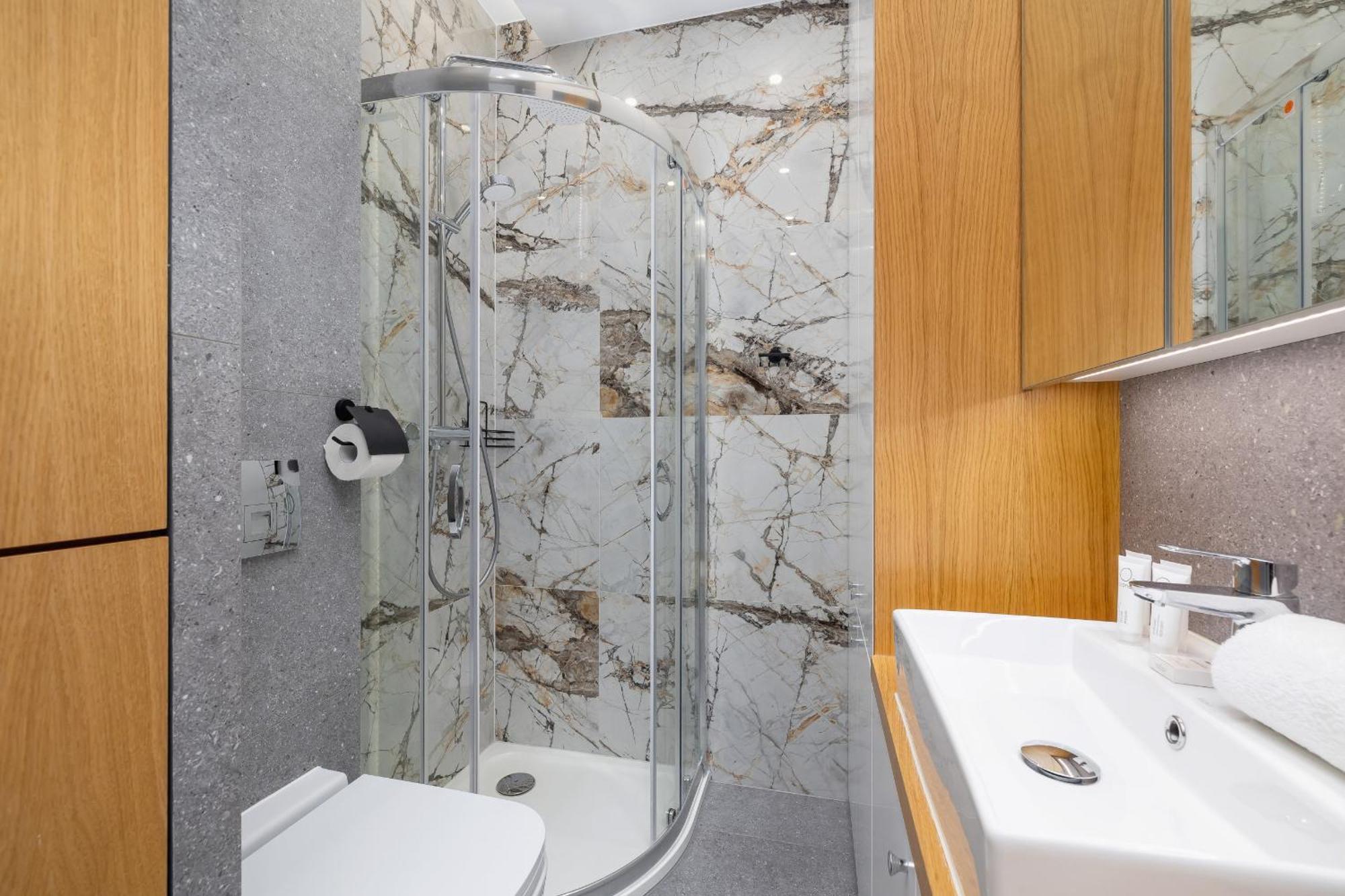 Mogilska With Parking Near Tauron Arena By Renters *