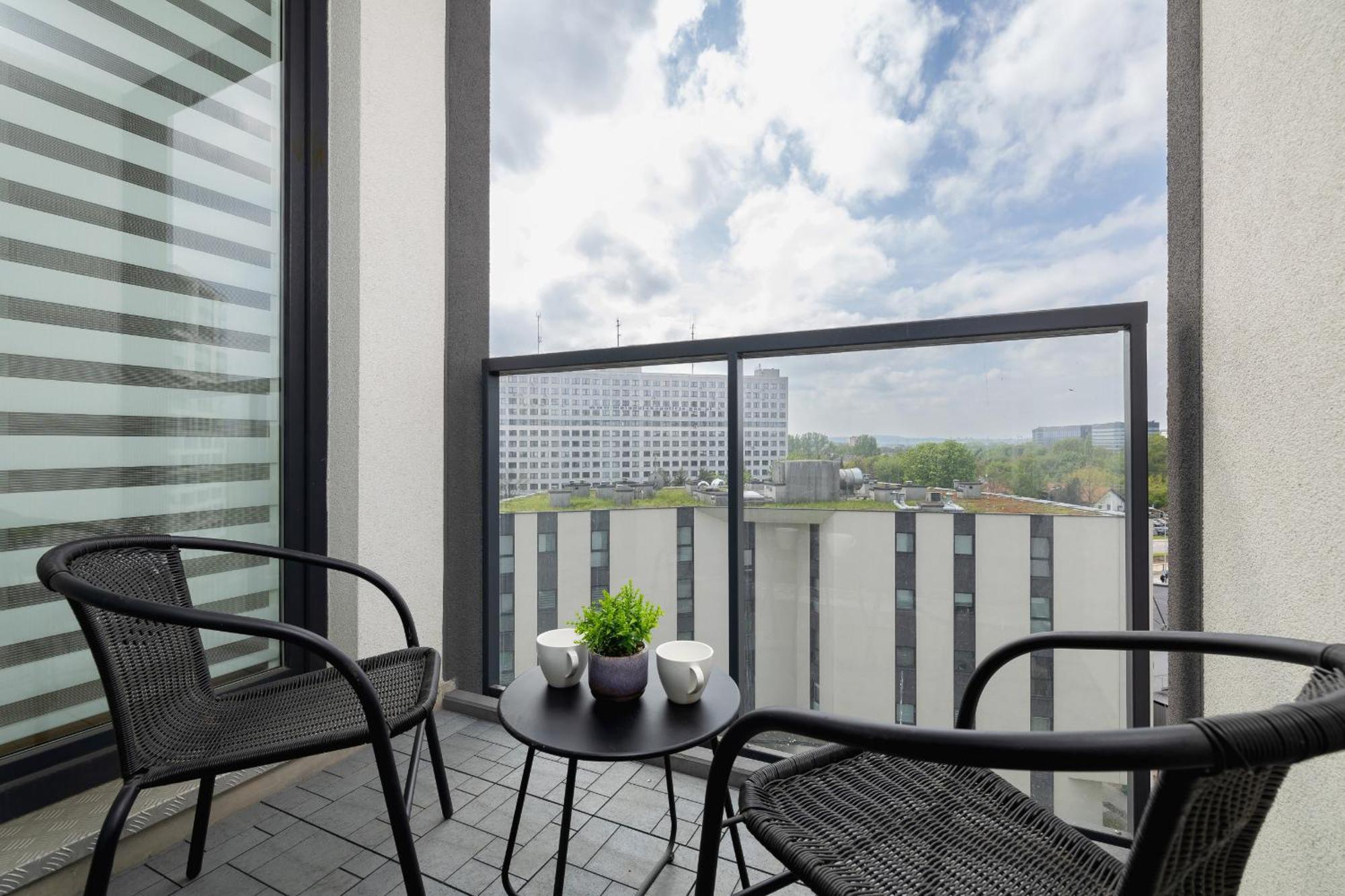 Mogilska With Parking Near Tauron Arena By Renters Apartment