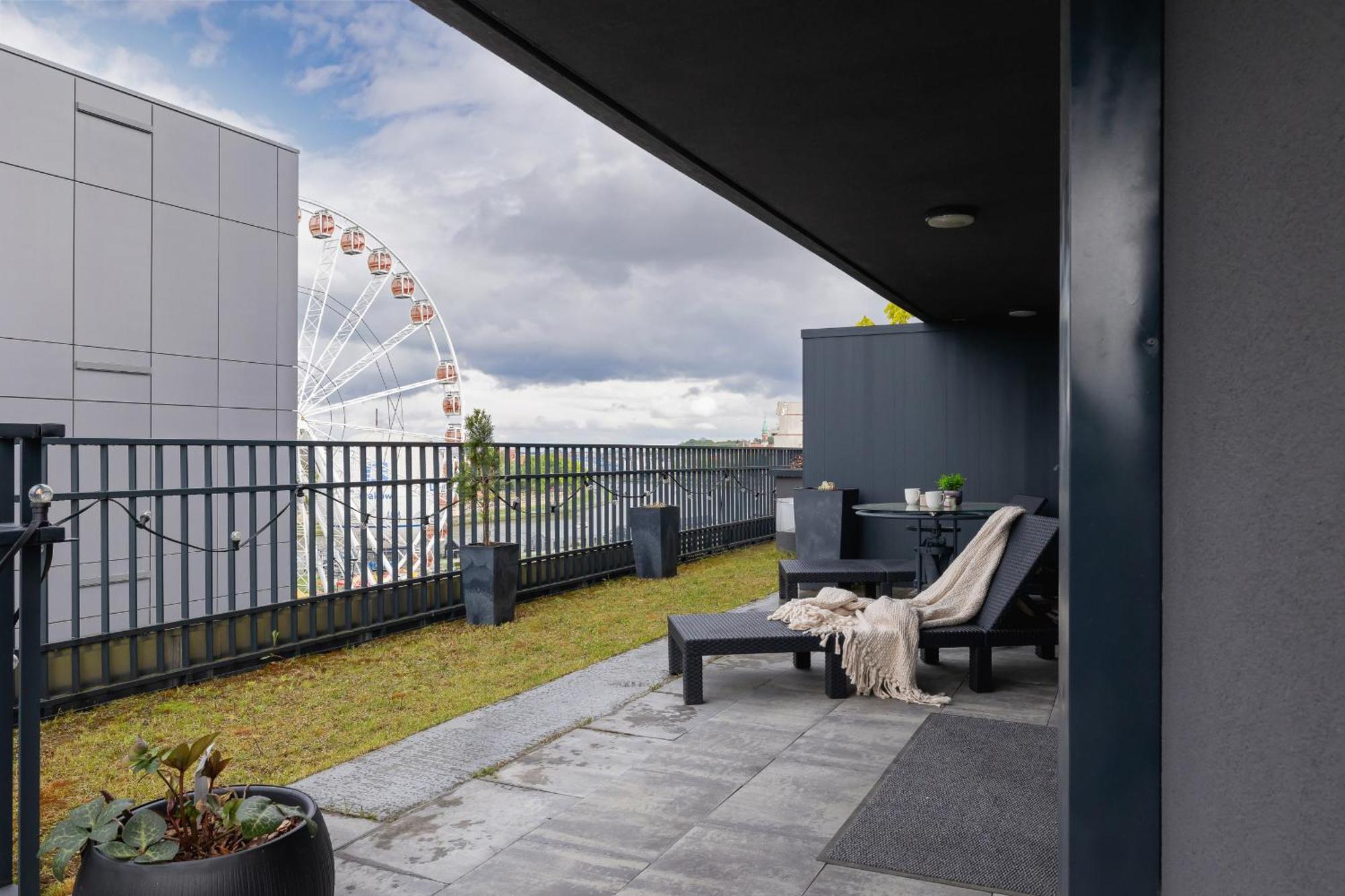 Exclusive On The Vistula River In By Renters Prestige Apartment