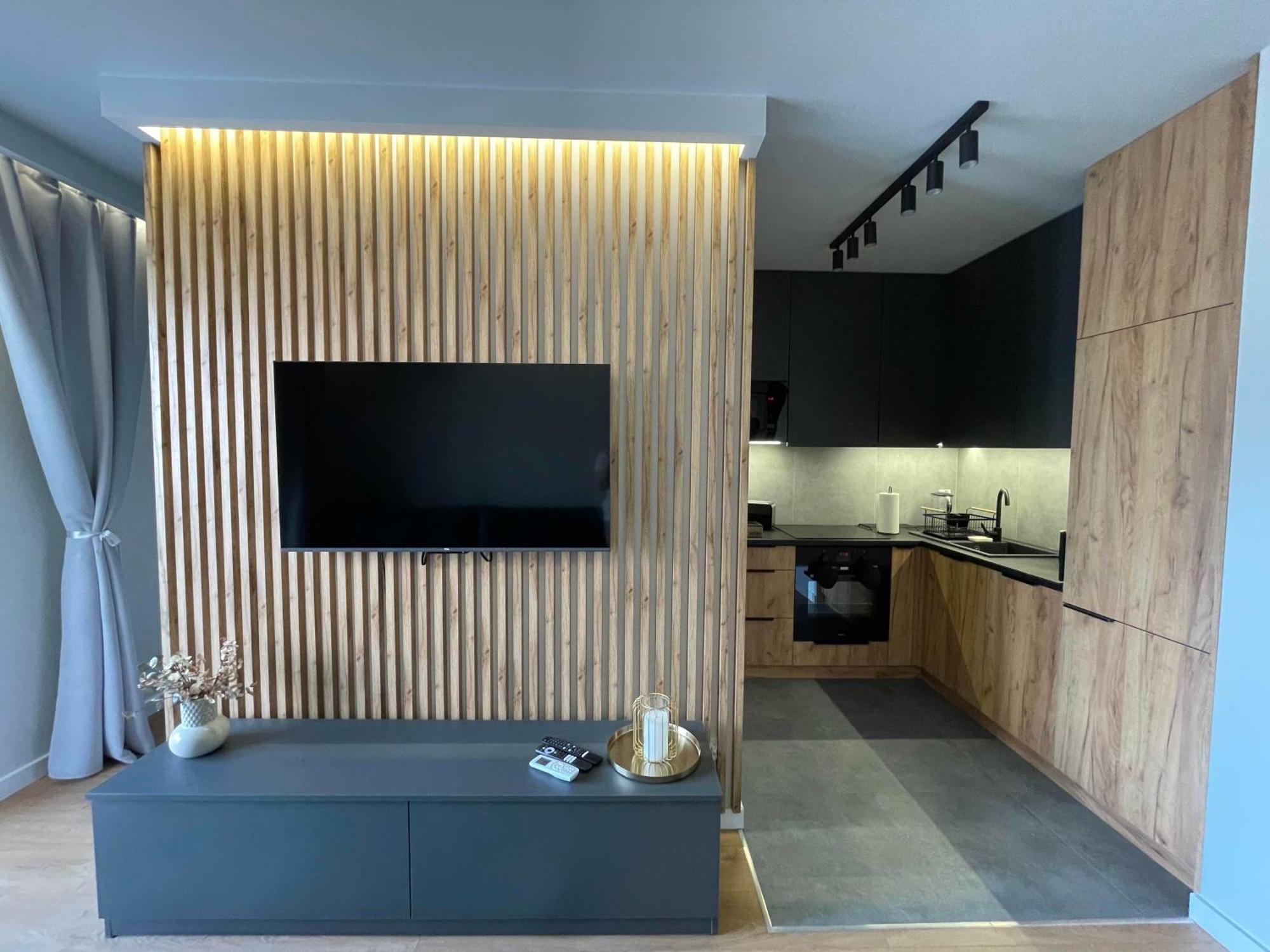 41 Apartment *