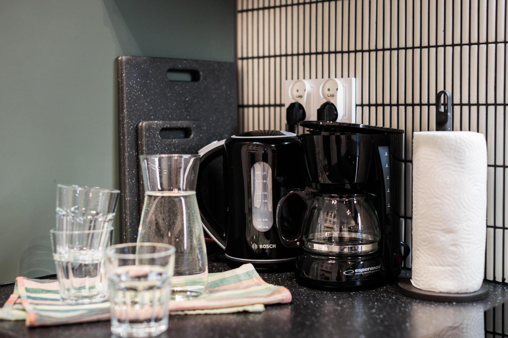 Spacious & Modern 6 Bedroom - Around The Main Market Square - By Upstairs Apartamento *