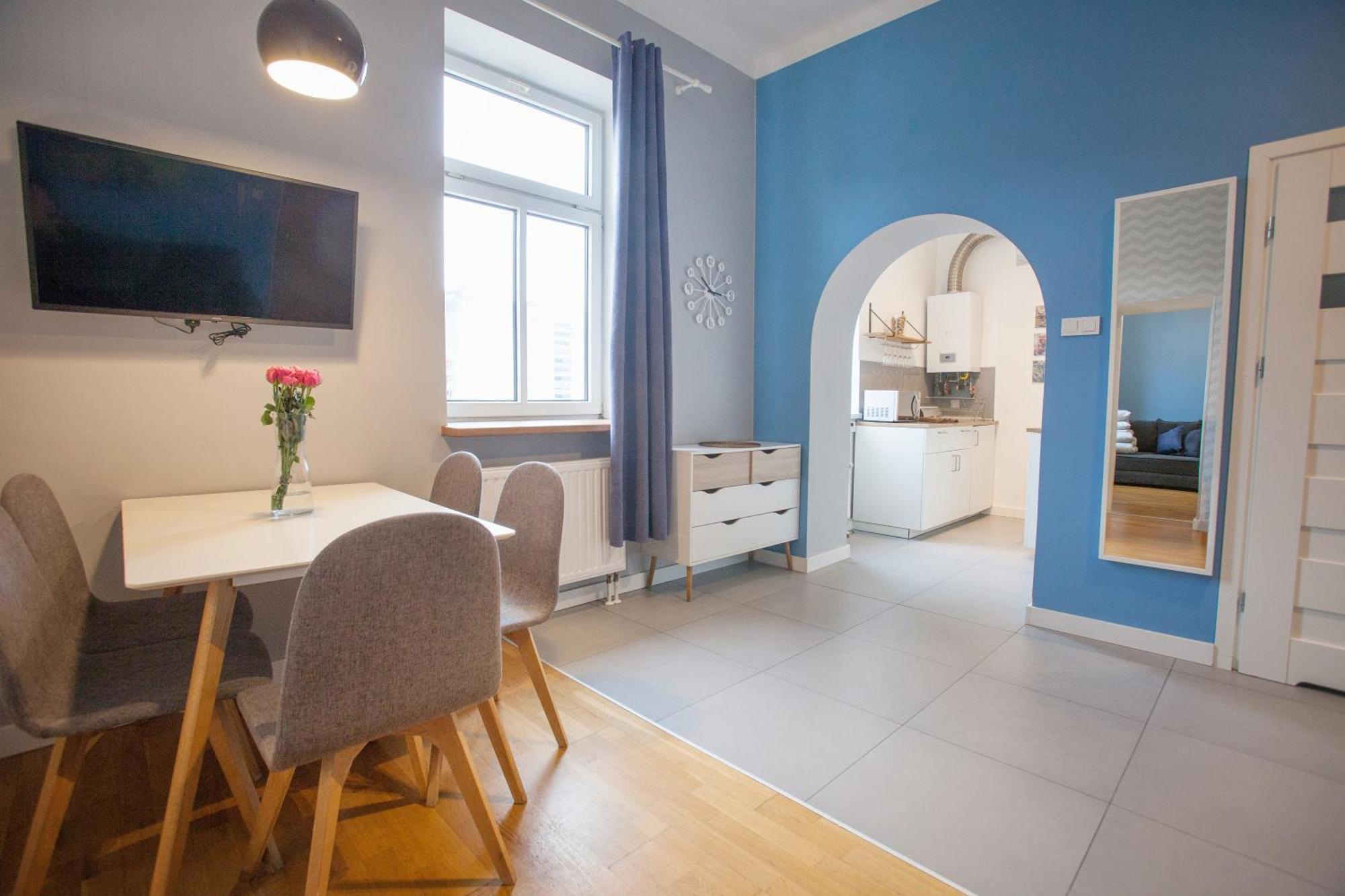 Smart Old Town Apartment *
