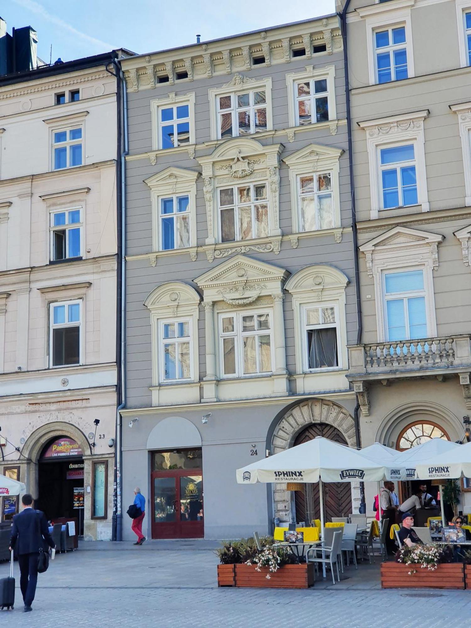 Main Square Aparthotel