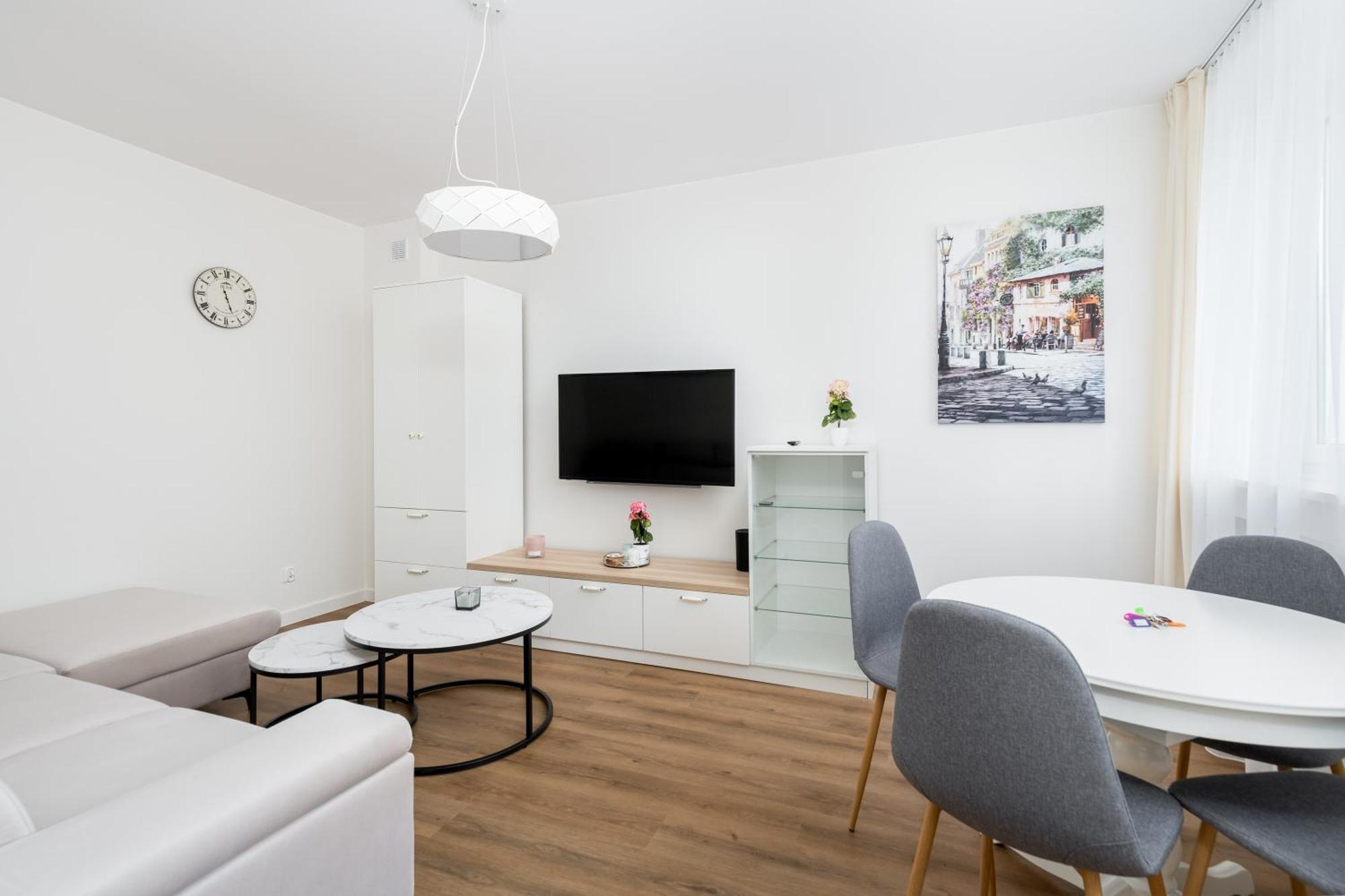 Old Town White Apartment