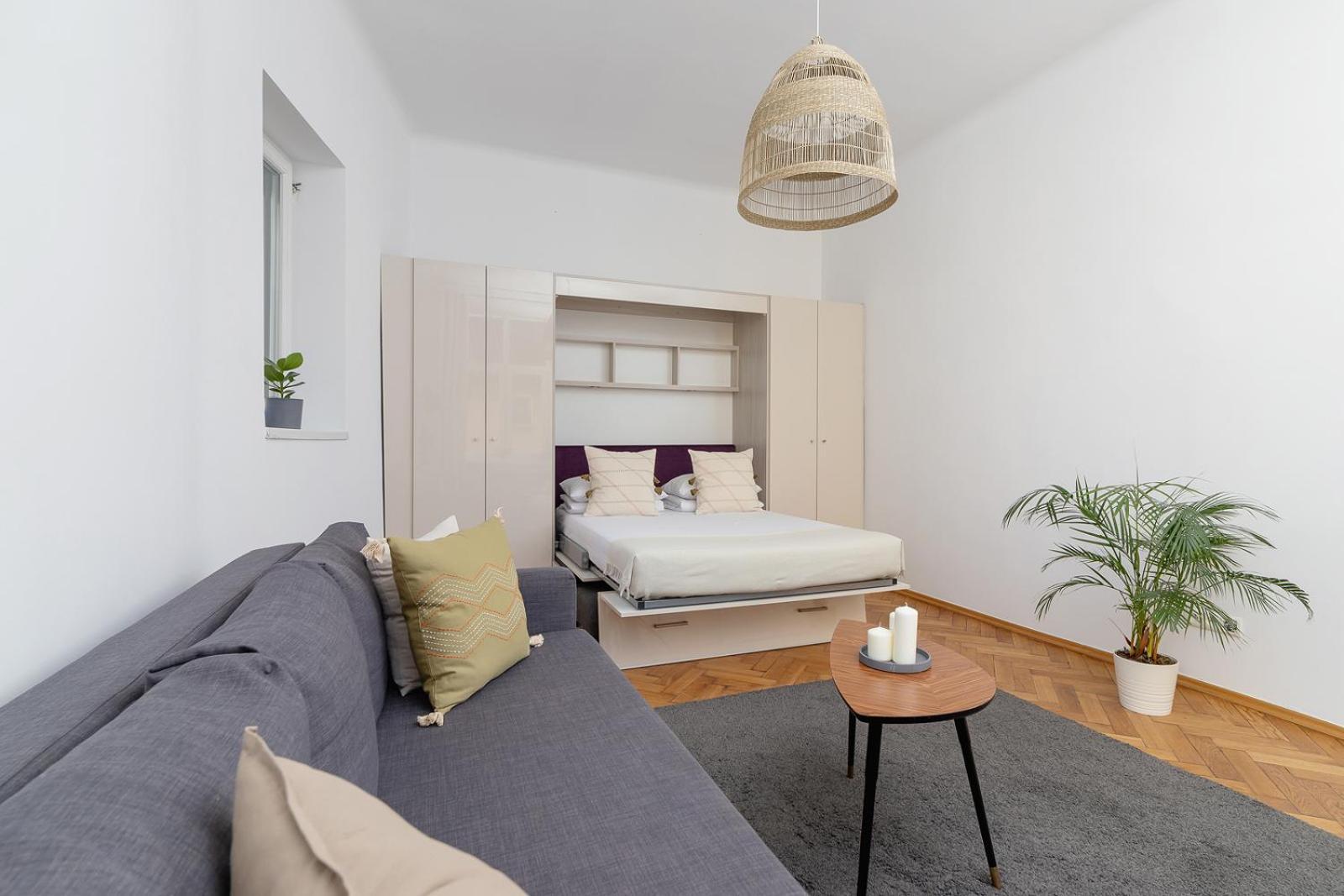 With Balcony - Paulinska 8 Street Appartement *