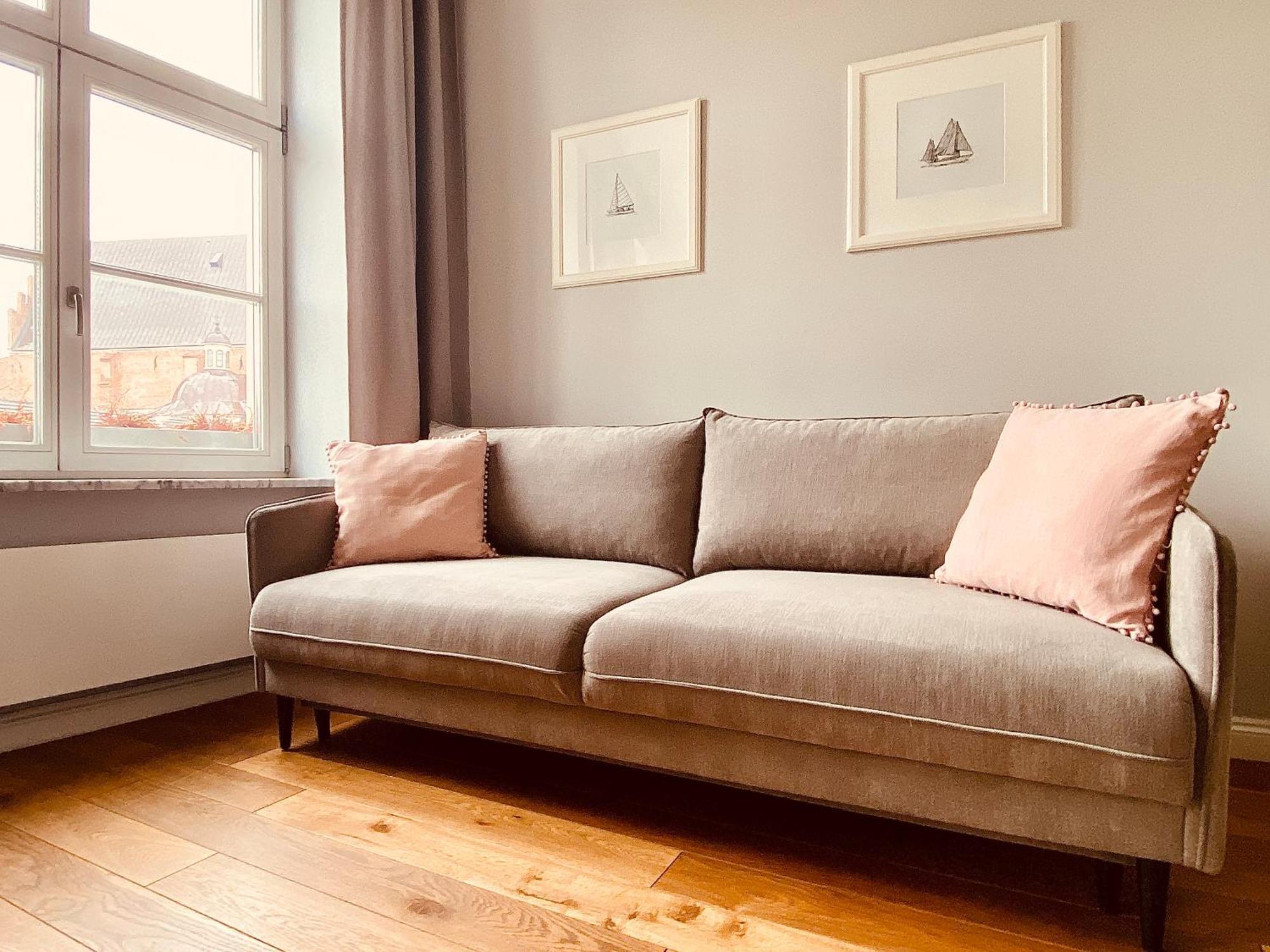 Mint Luxury At The Main Square Apartment