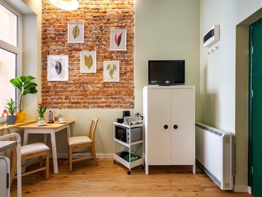 Apartment Crocus Narrow / Kochanowskiego