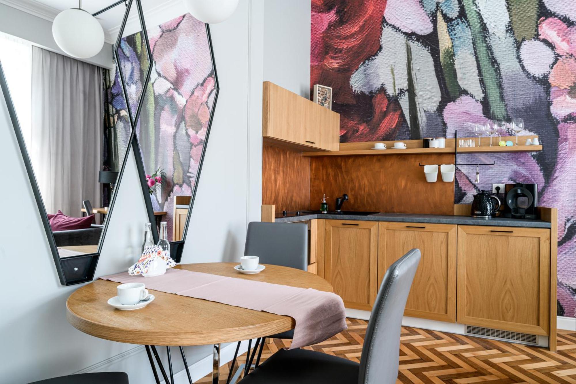 Apartment Arts - Old Town