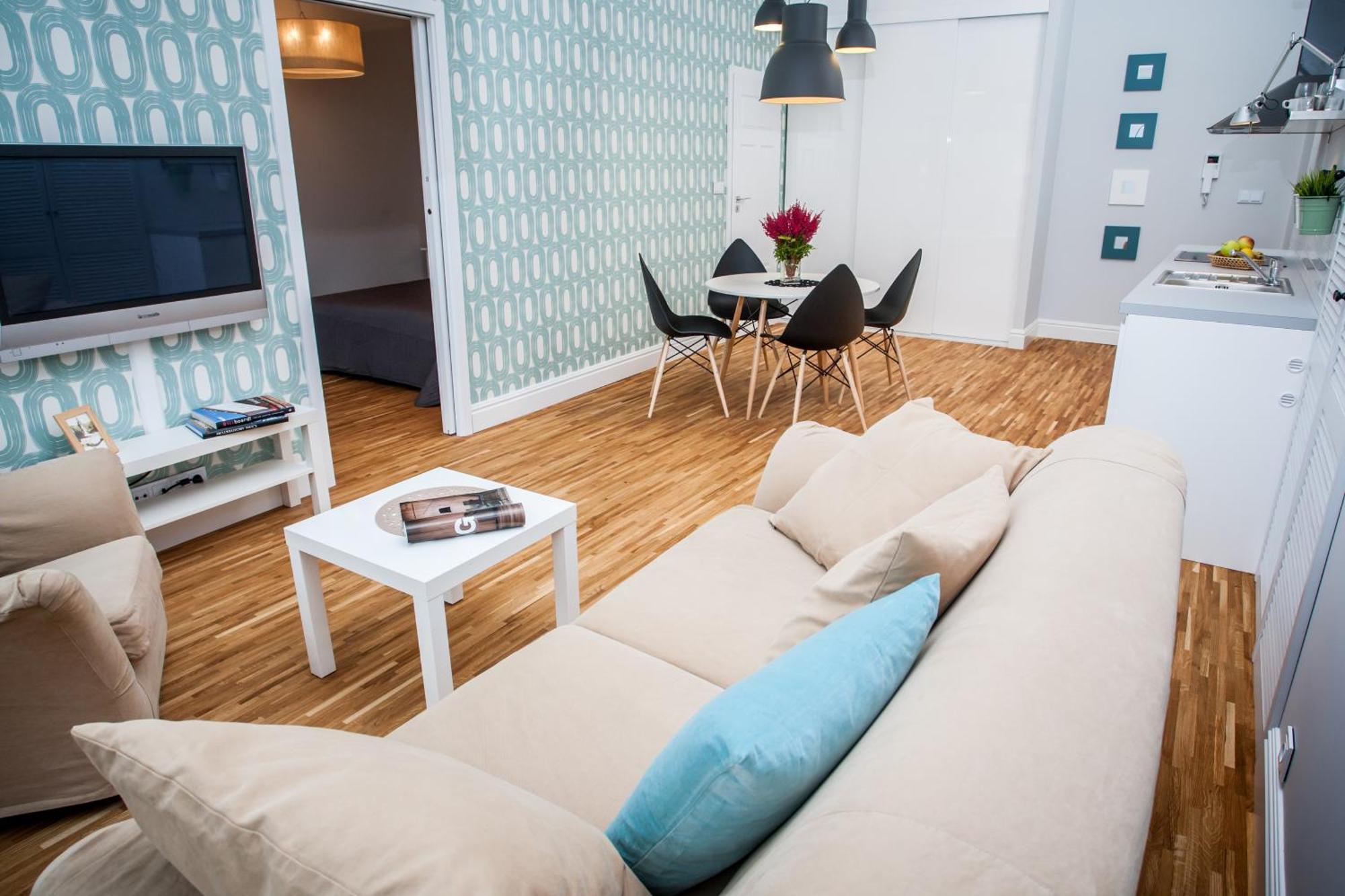 Mint Luxury At The Main Square Apartment