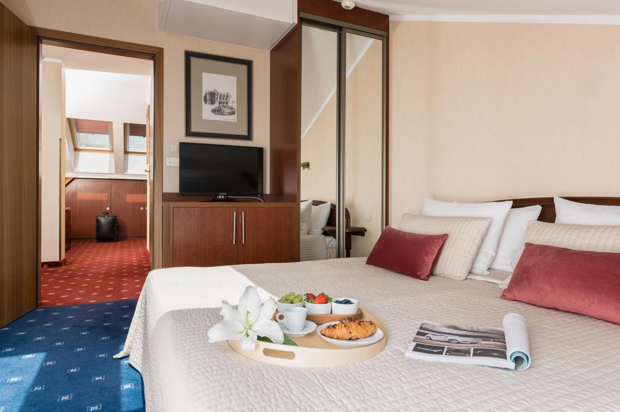 Booking Crown Piast & Spa 5* Kraków