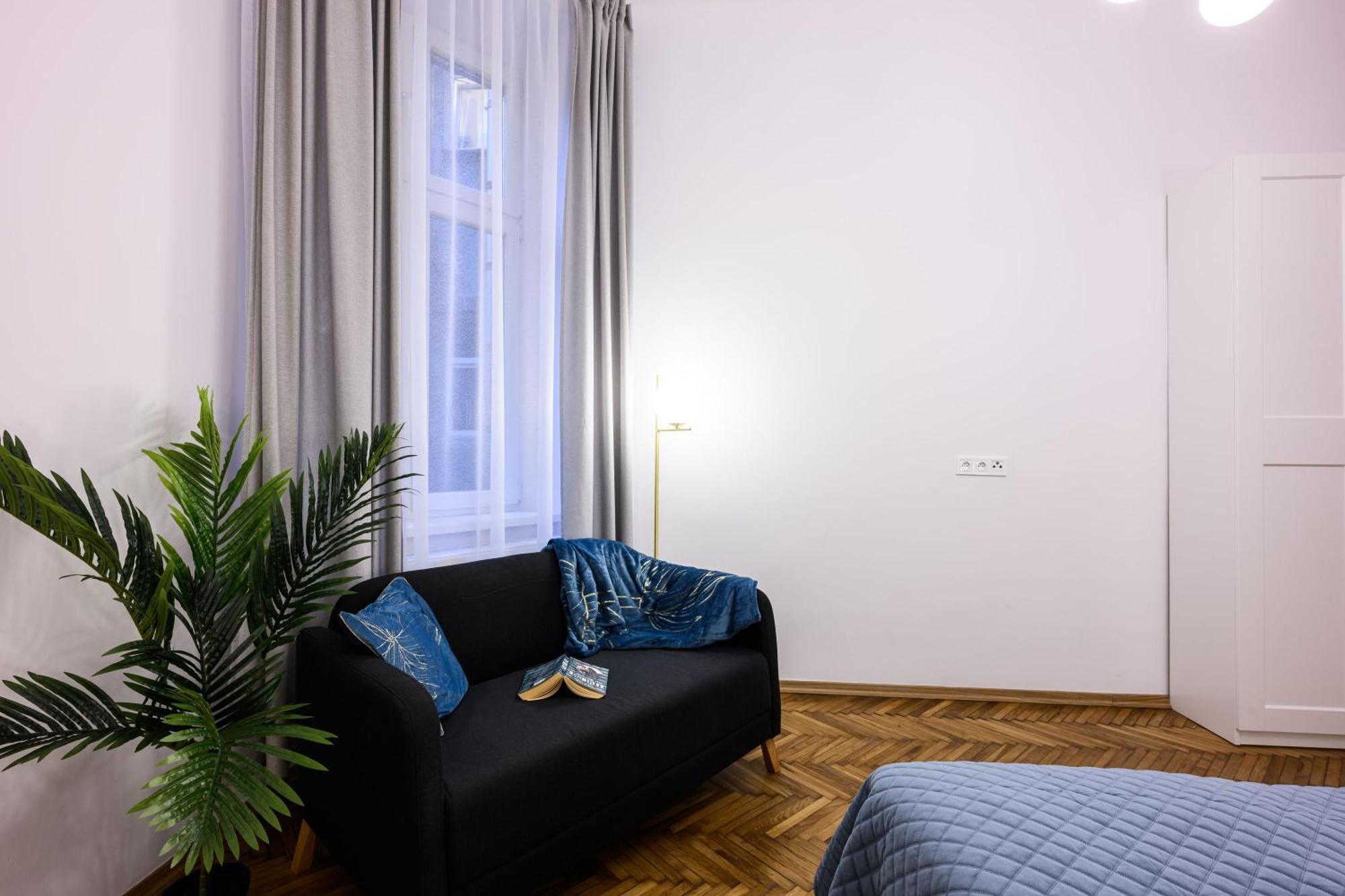 Unique Style Old Town - 25 Min From The Airport - By Homelike *