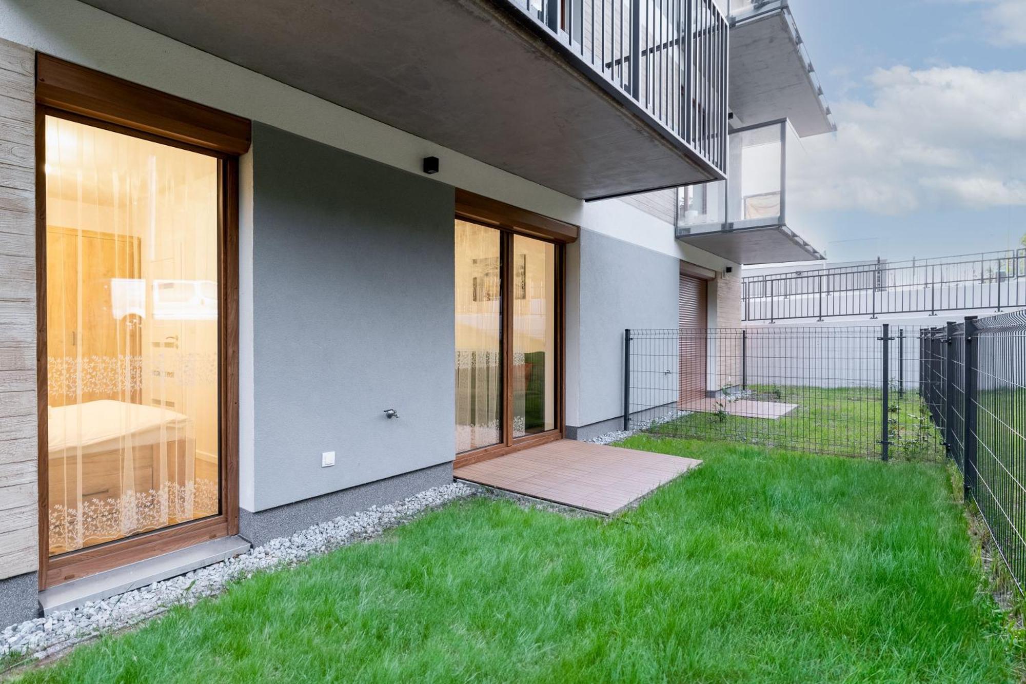 Czerwone Maki With Garden Apartment
