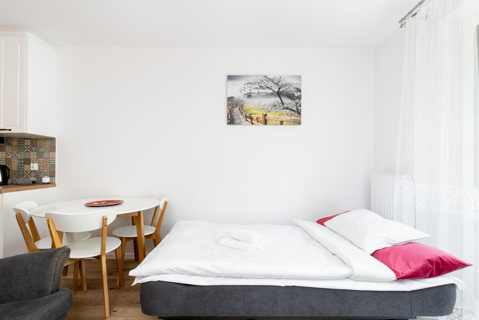 Apartment Czerwone Maki With Garden Krakow