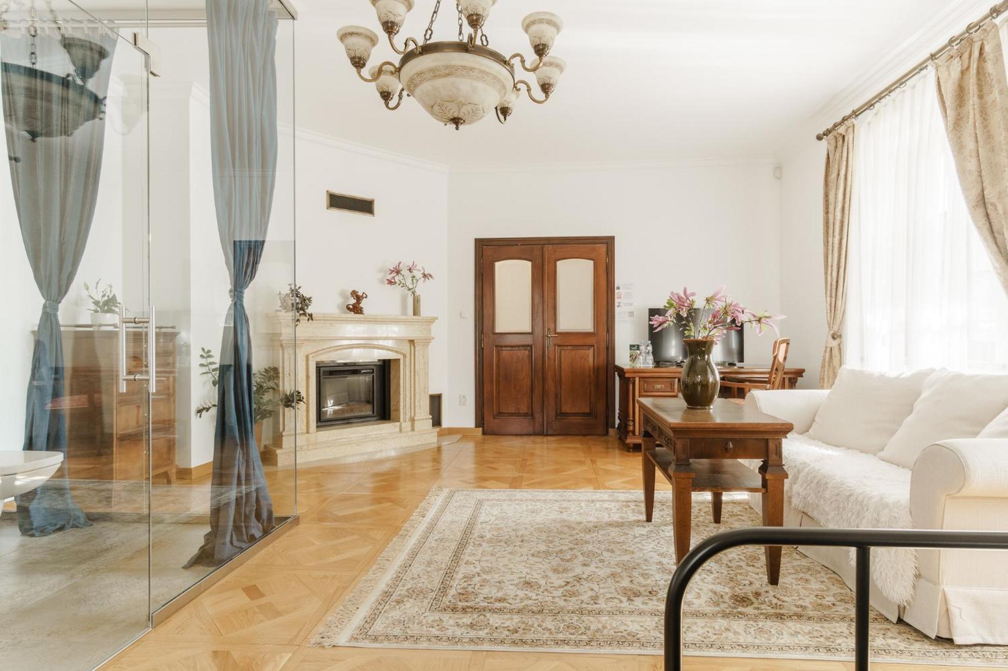 W Dworku Cheval Aparthotel *