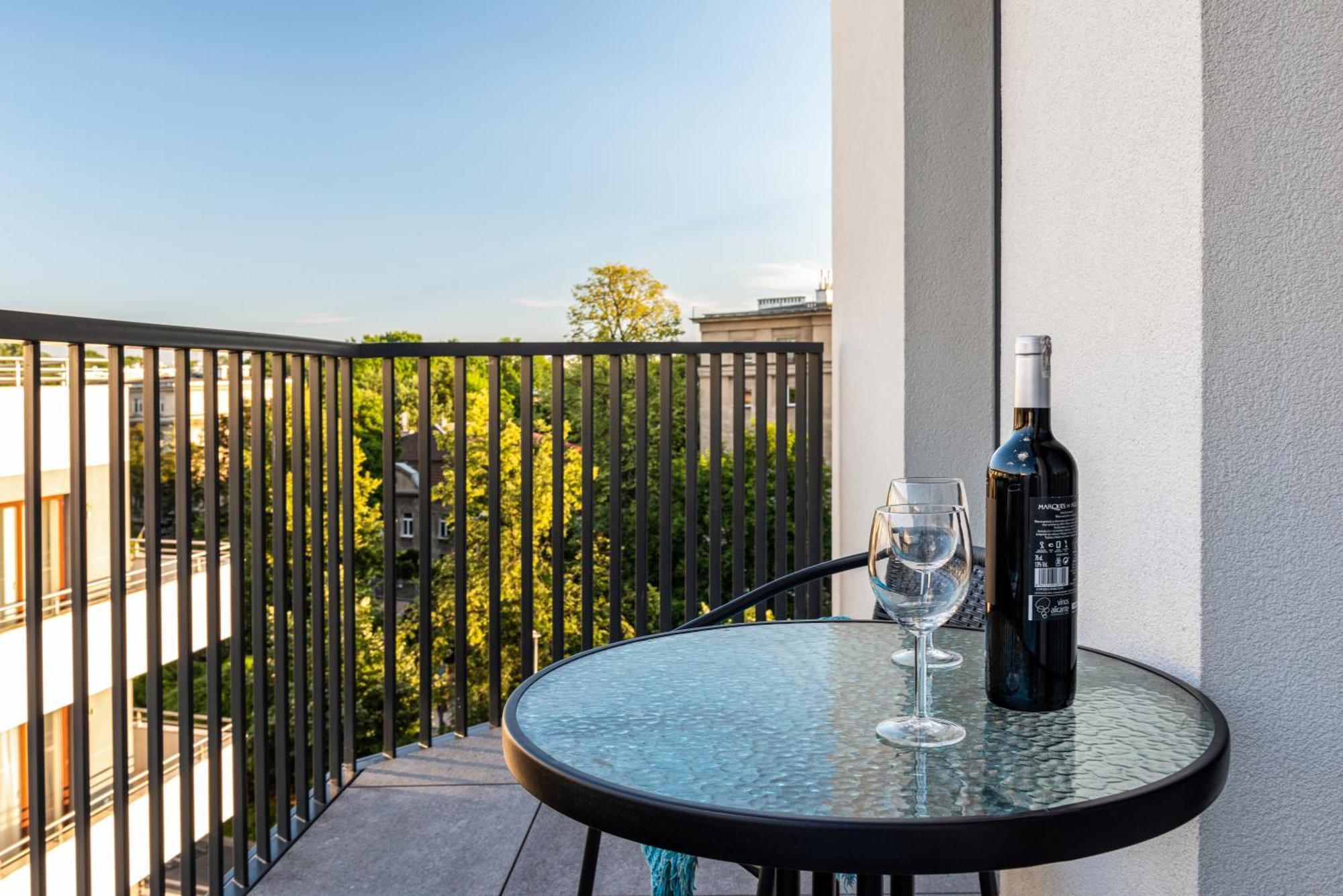 Inpoint Drive - Stay&park Free Aparthotel Krakau