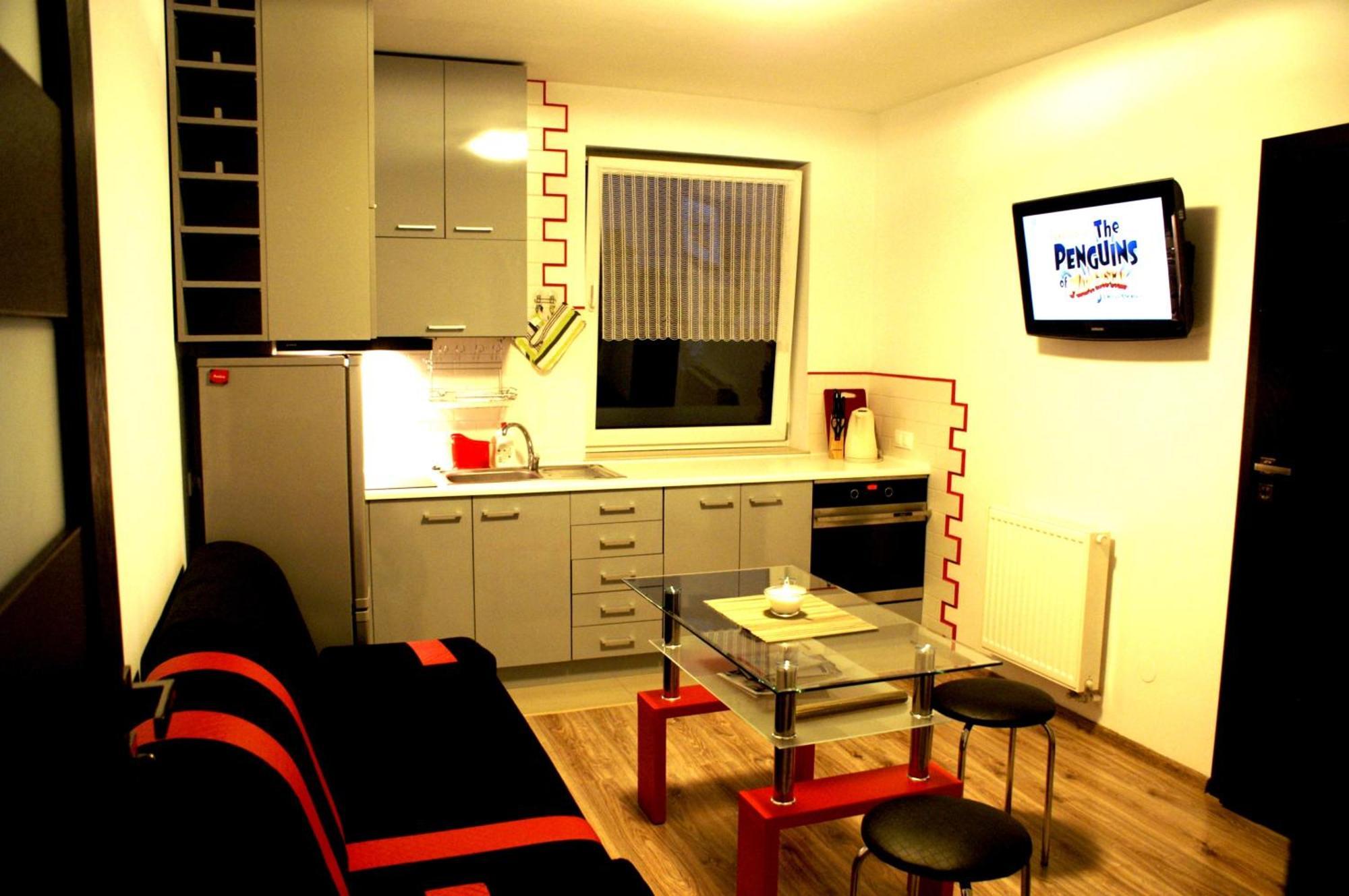 Pleasant Private And Fully Equipped With Private Parking Space Close To District Kazimierz *
