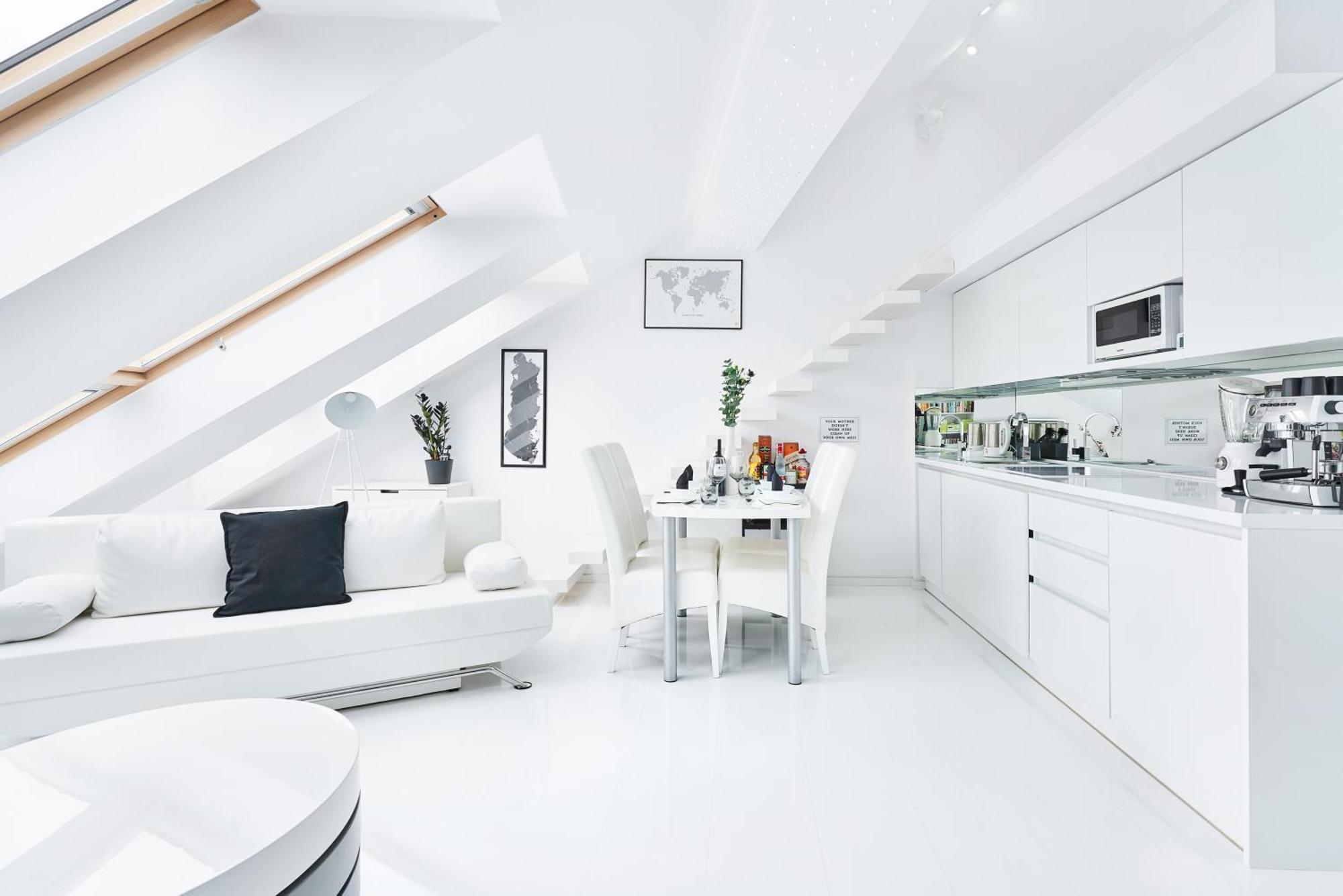 Unique Design Loft In Middle Of Centre Of Old Town With Netflix *