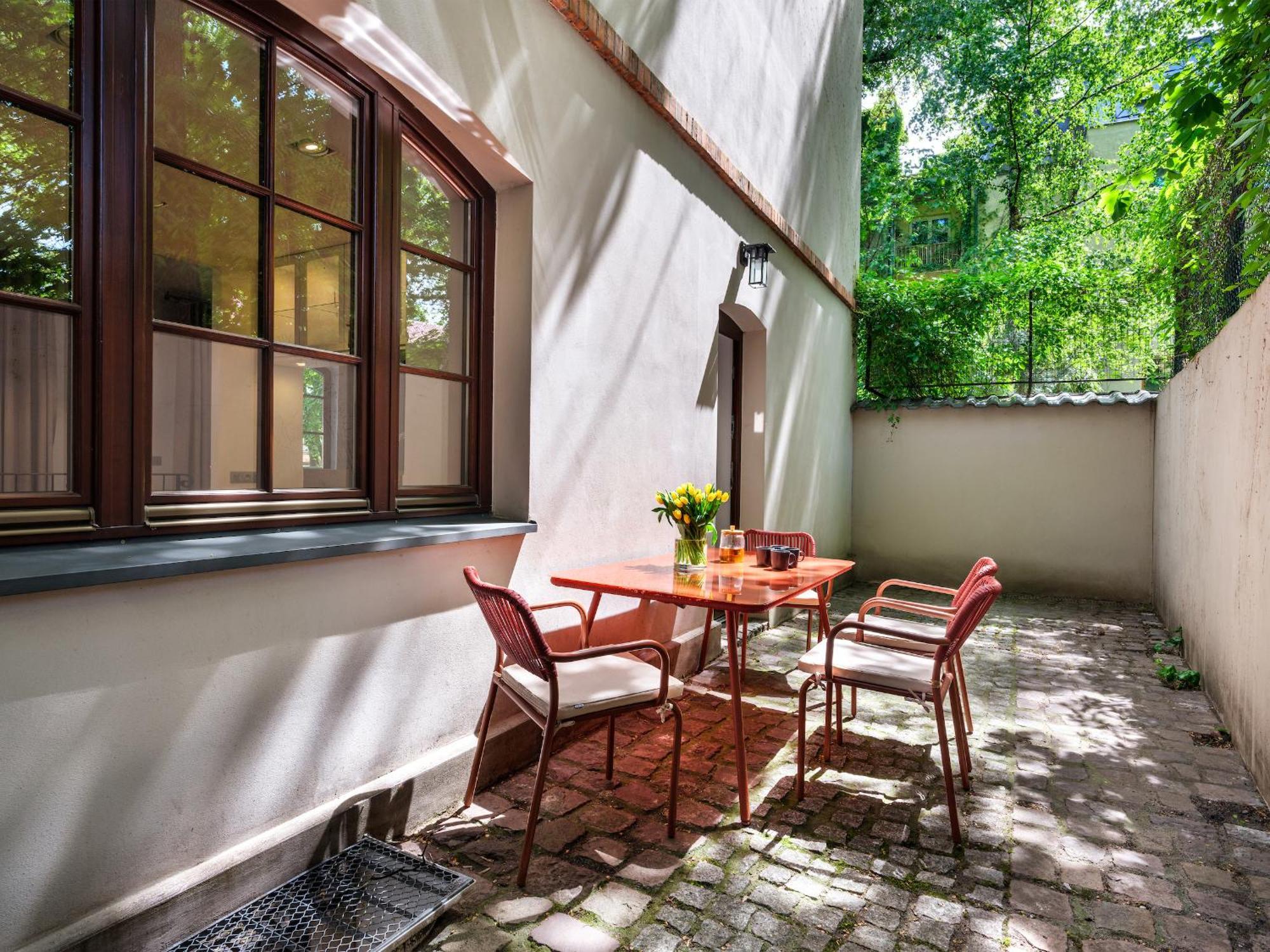 Tyzenhauz *
