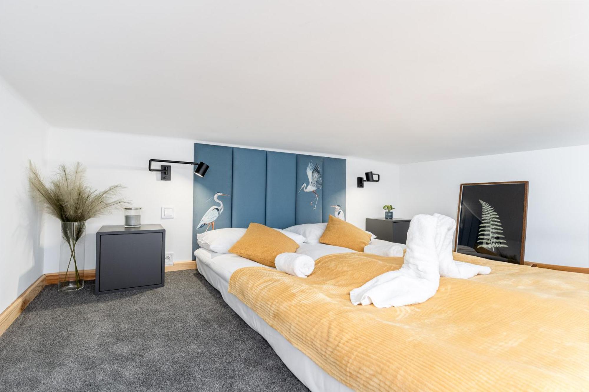 Old Town Chic With Mezzanine Apartament *